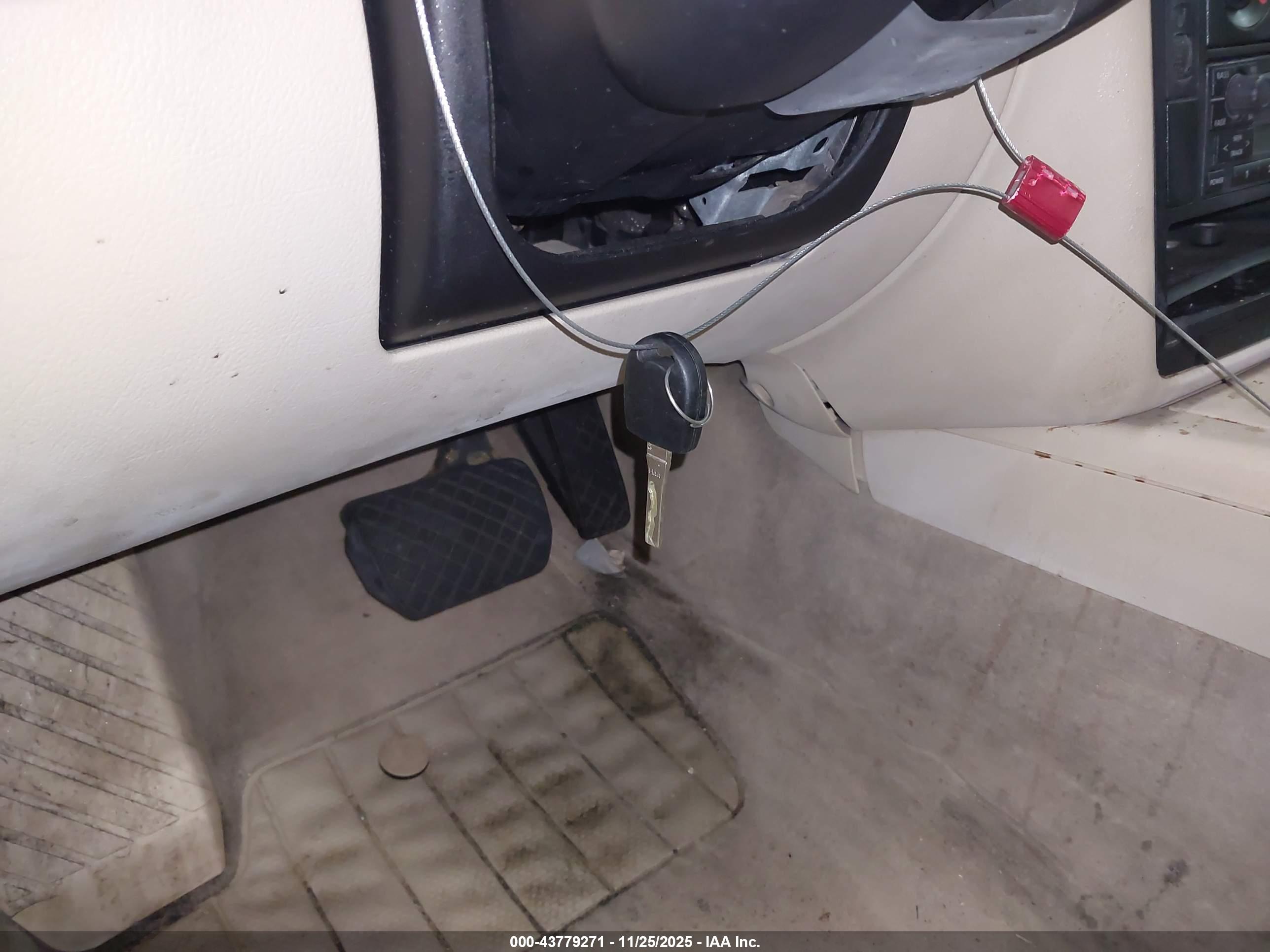 VOLKSWAGEN PASSAT image 11
