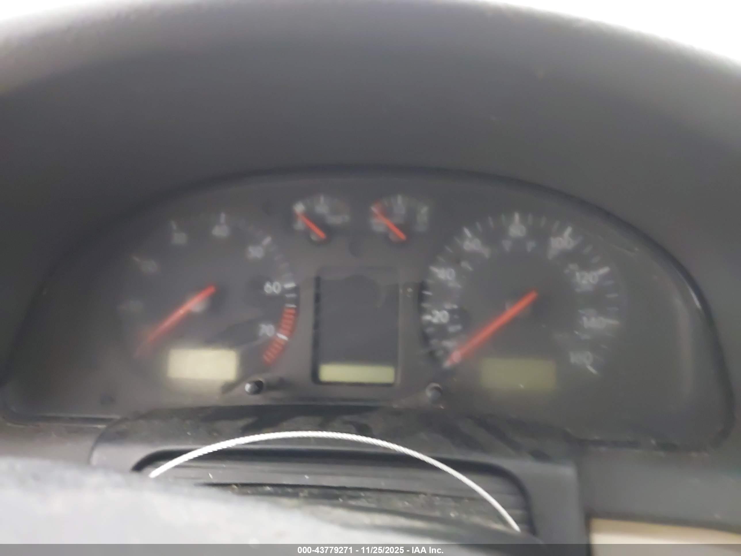 VOLKSWAGEN PASSAT image 7