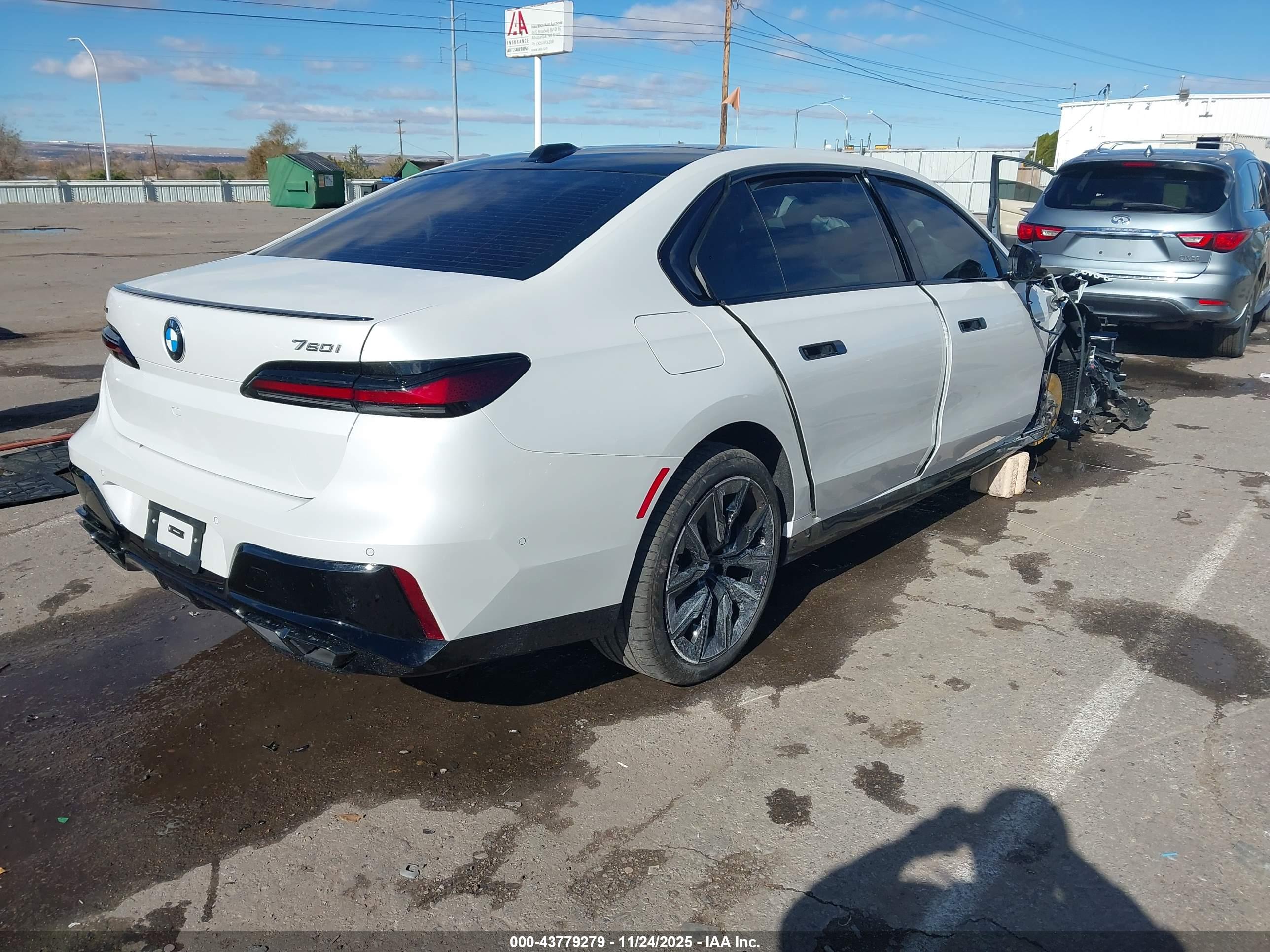 BMW 760I image 4
