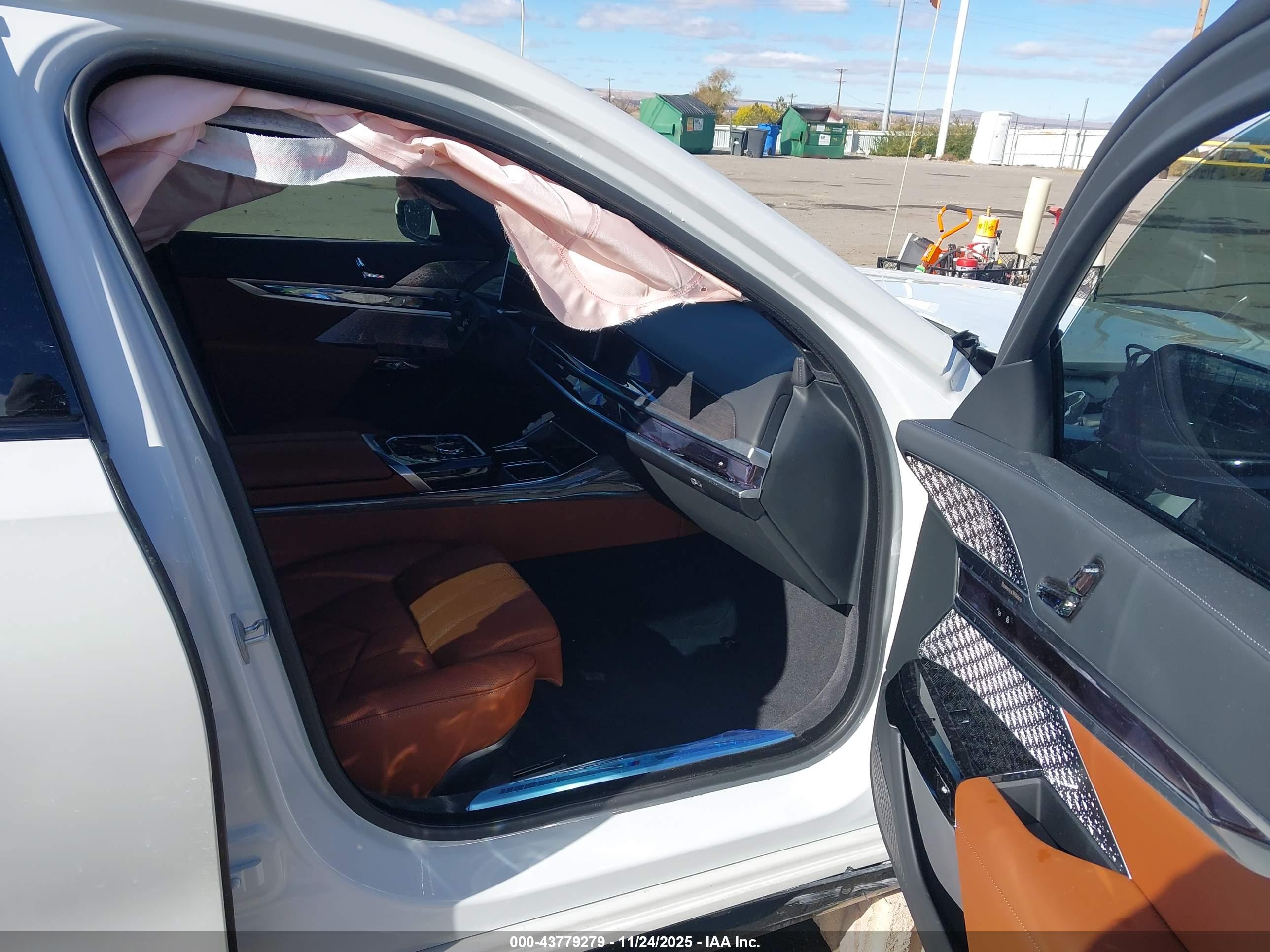 BMW 760I image 5