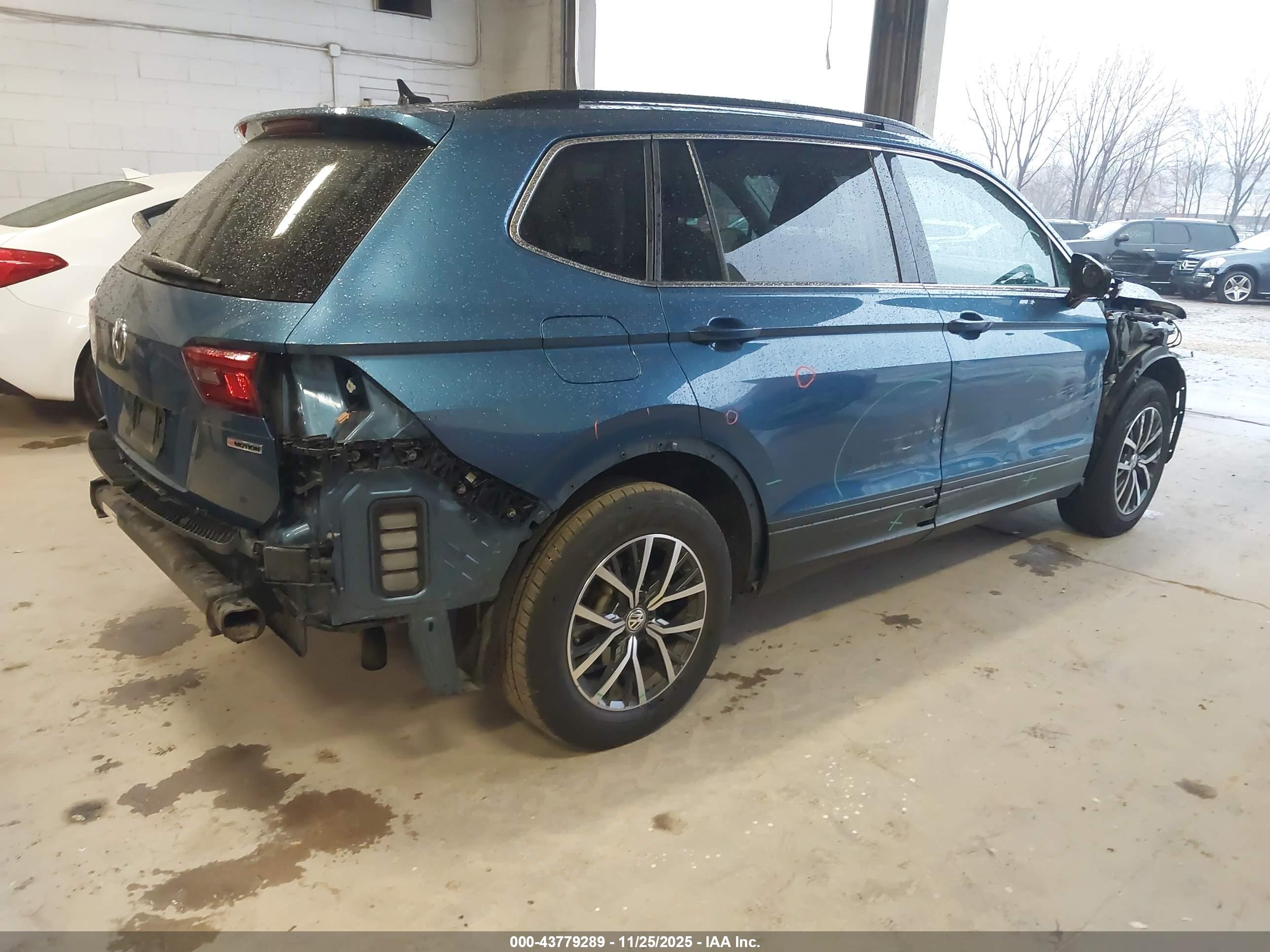 VOLKSWAGEN TIGUAN image 4