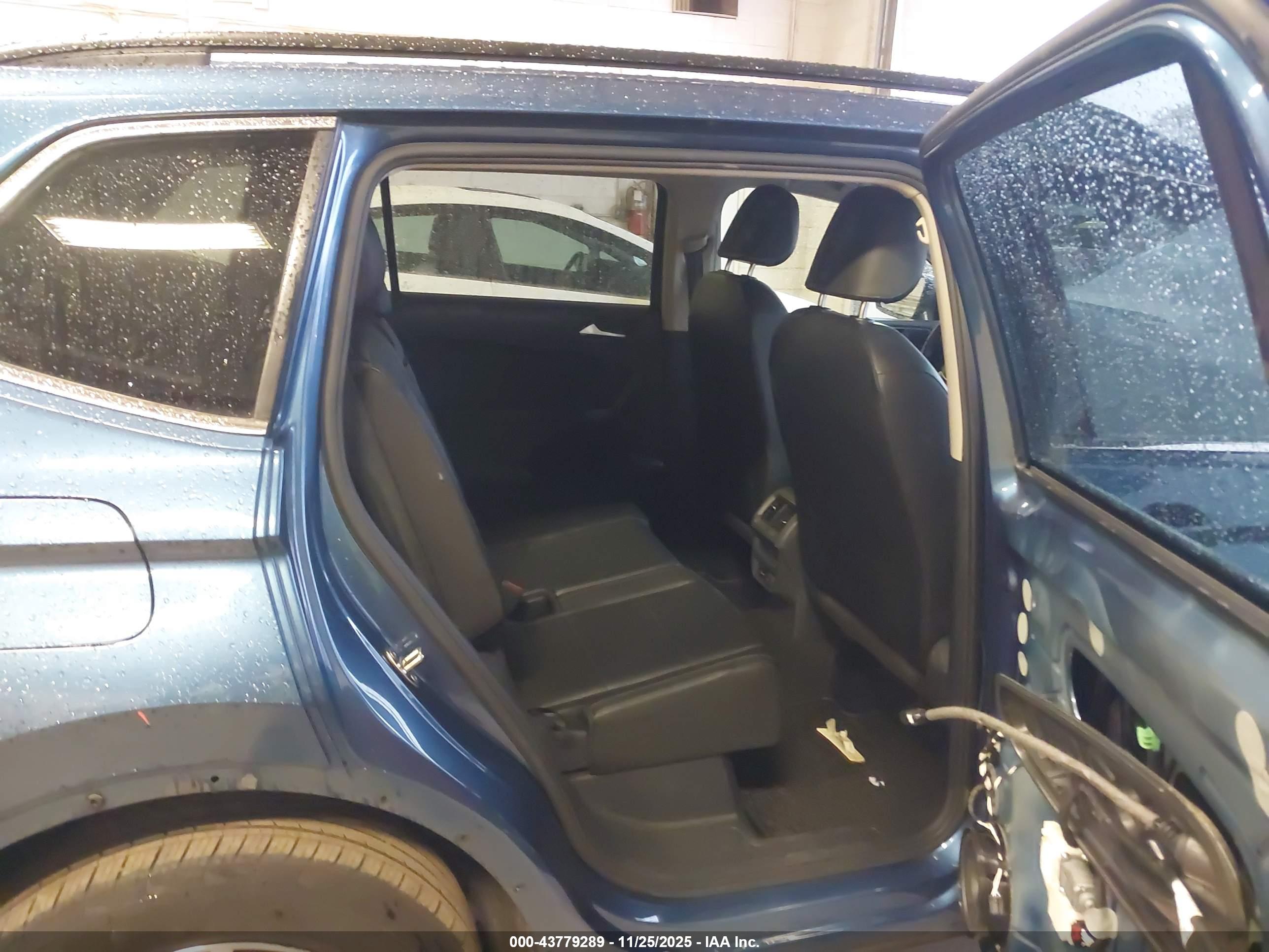 VOLKSWAGEN TIGUAN image 8