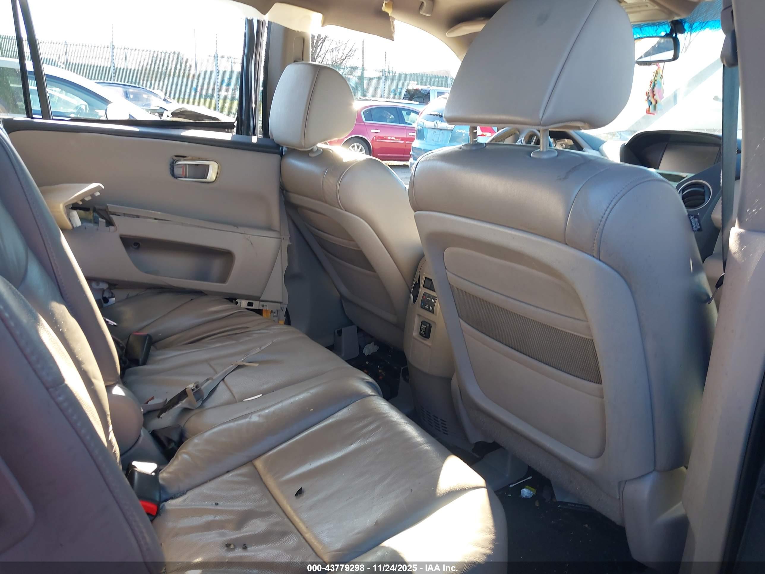 HONDA PILOT image 8