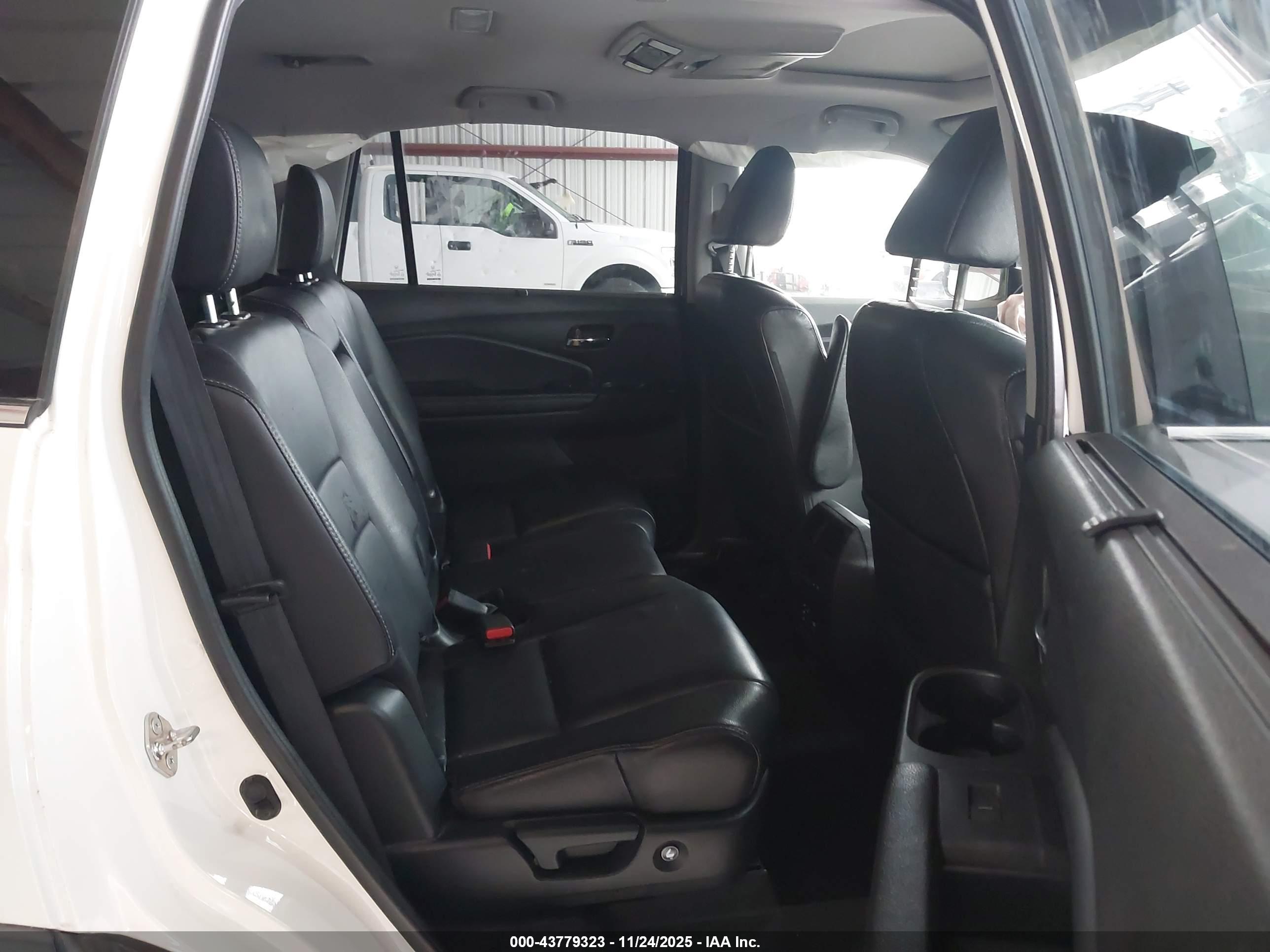 HONDA PILOT image 8