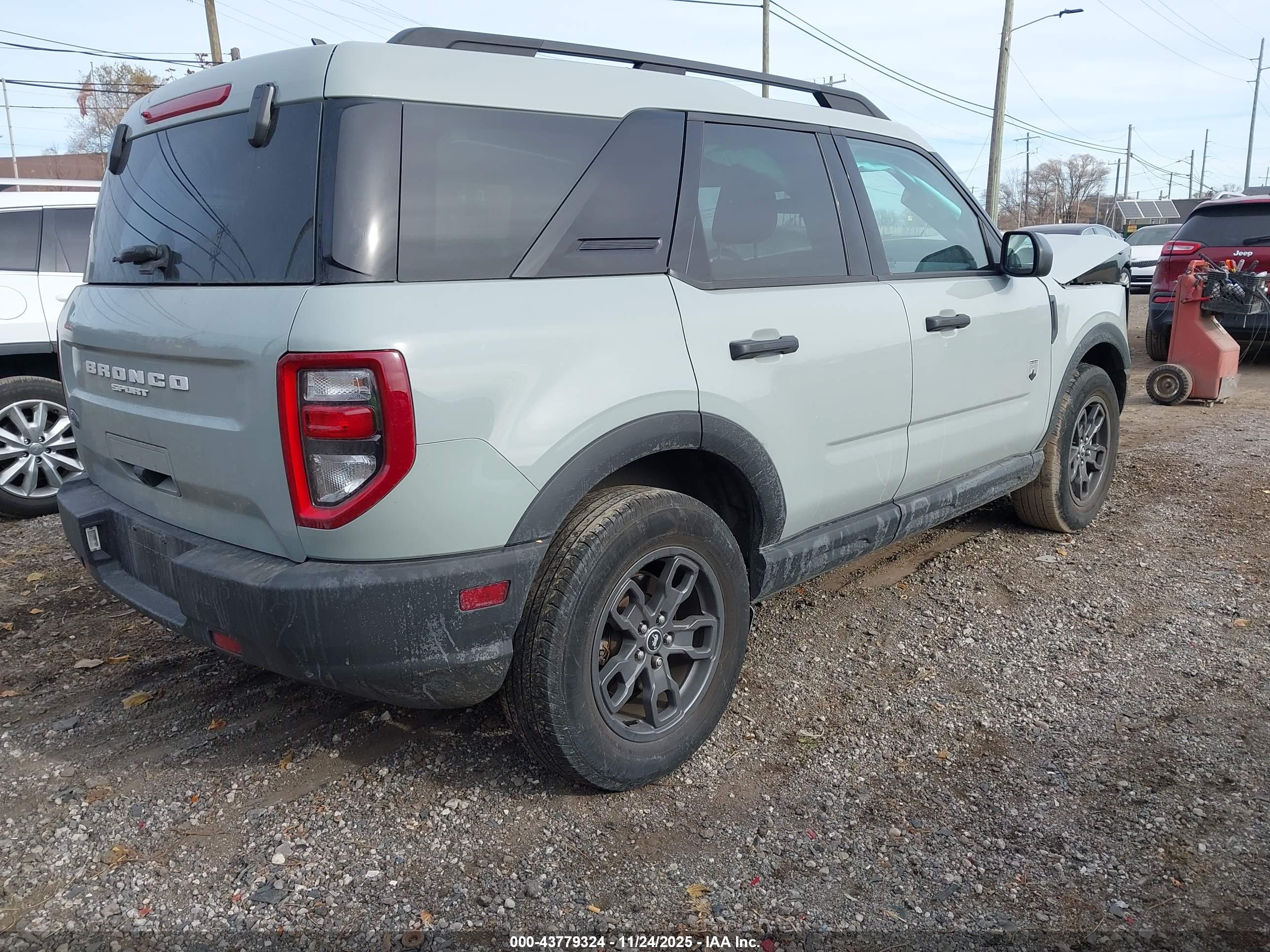 FORD BRONCO image 4