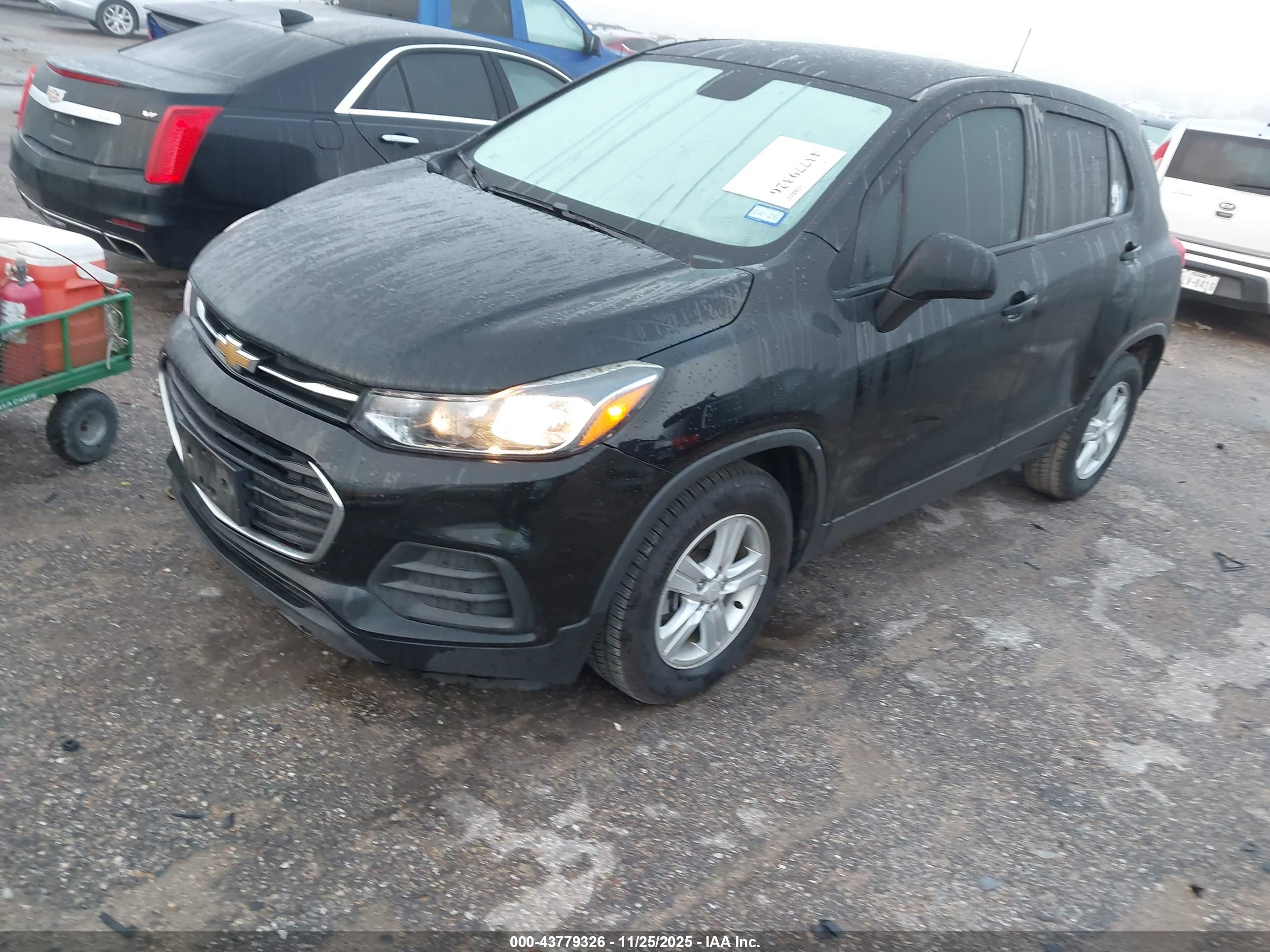 CHEVROLET TRAX image 2