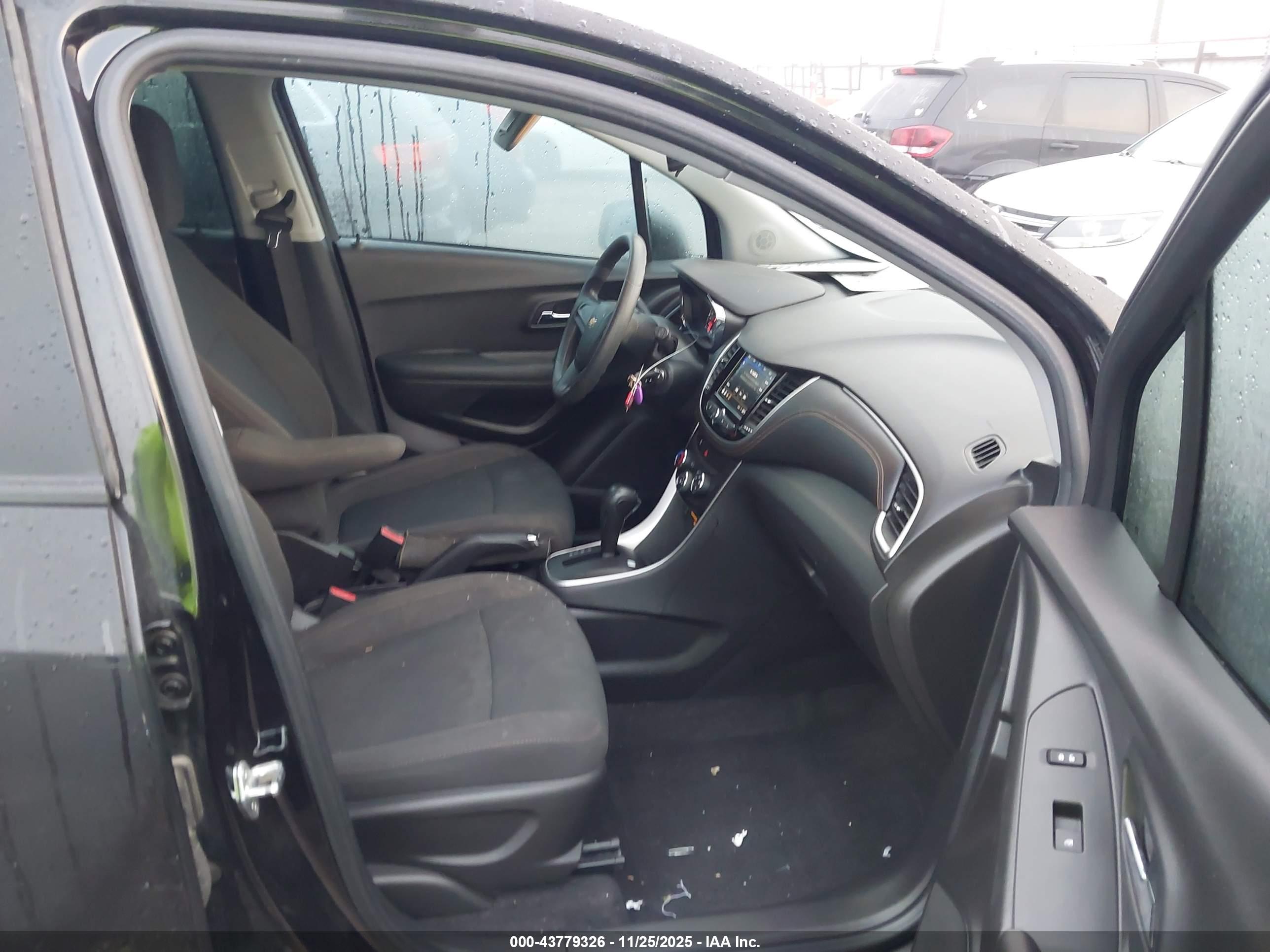 CHEVROLET TRAX image 5