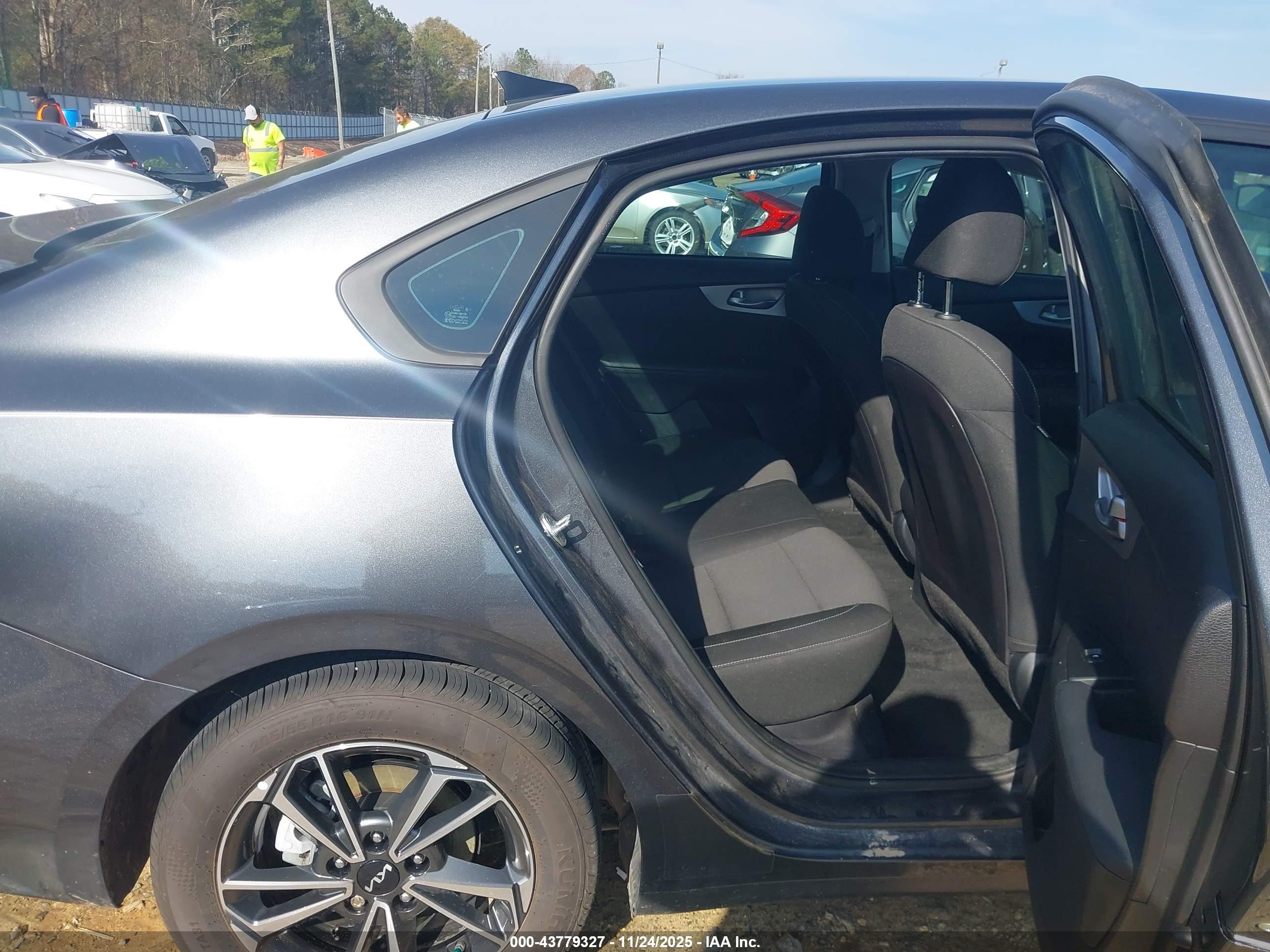 KIA FORTE image 8