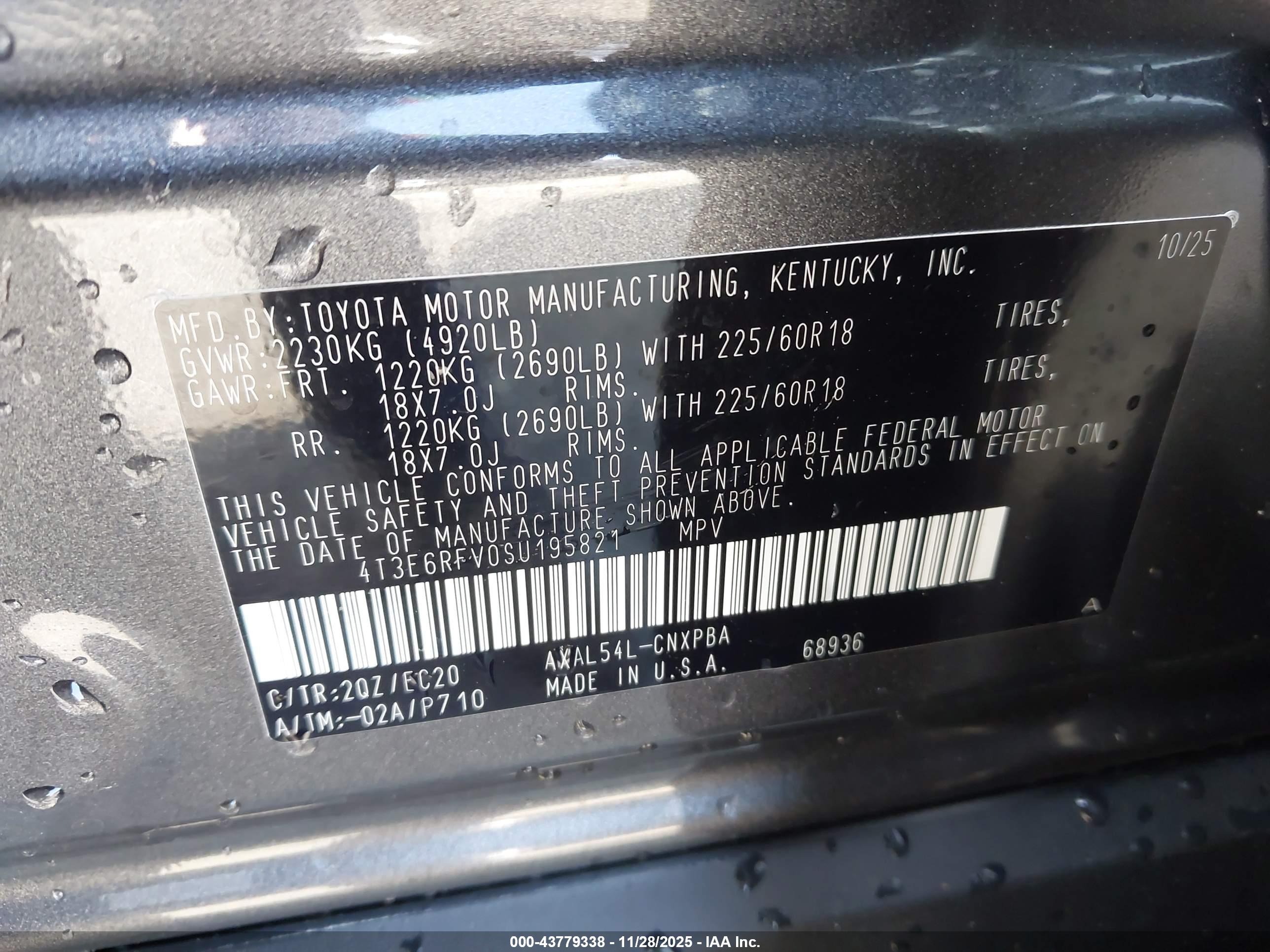 TOYOTA RAV4 image 9