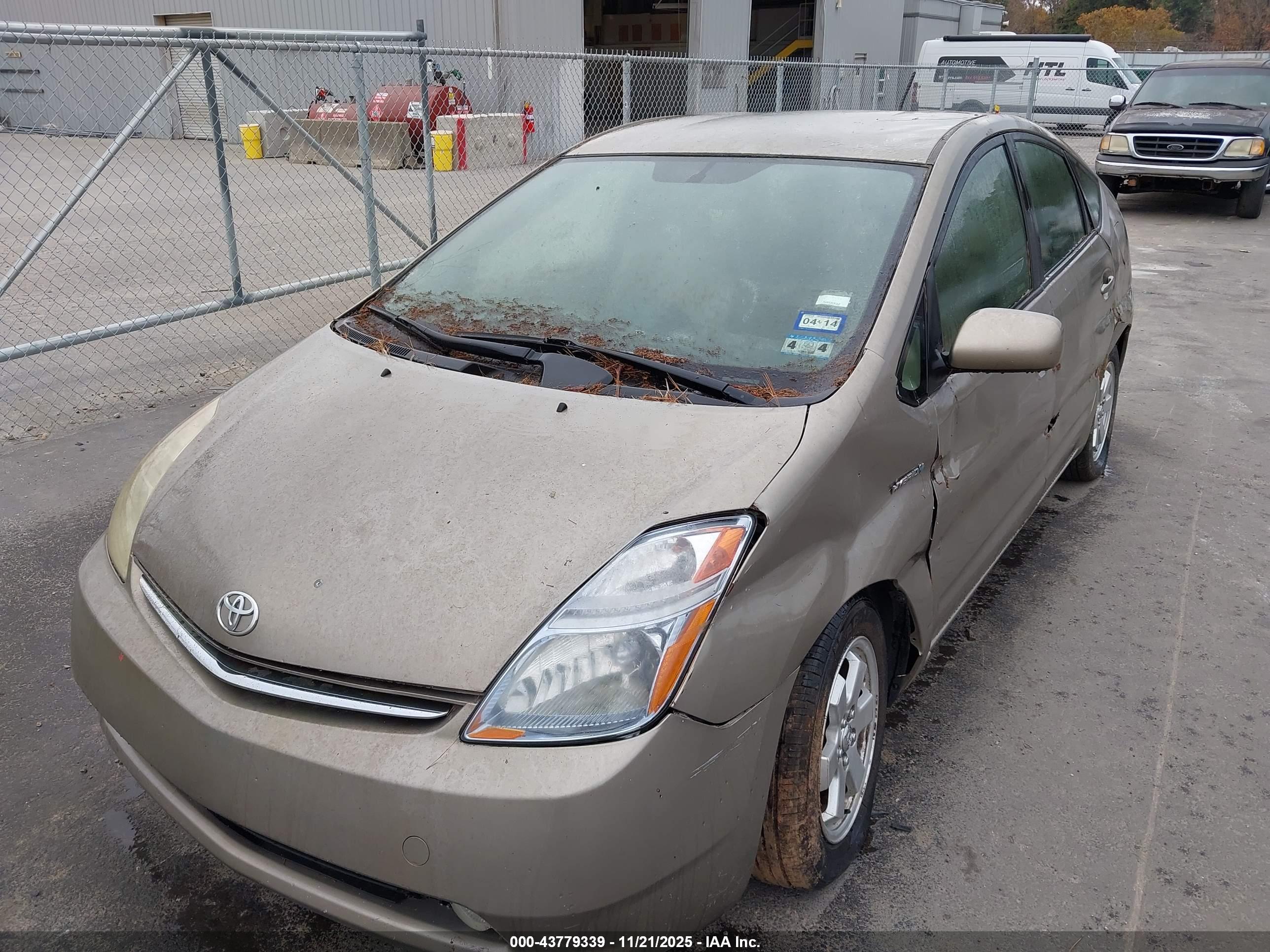 TOYOTA PRIUS image 2