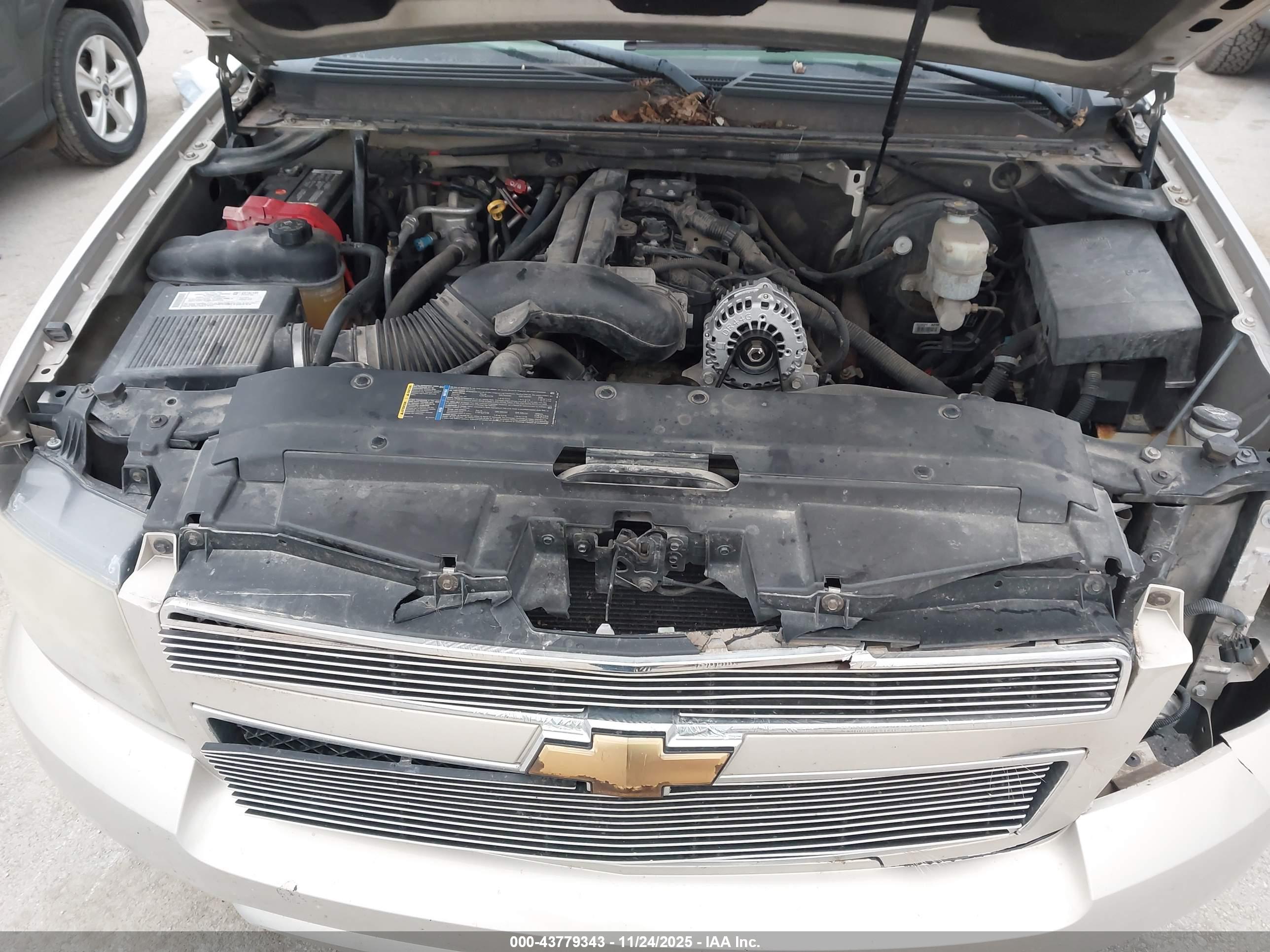 CHEVROLET TAHOE image 10