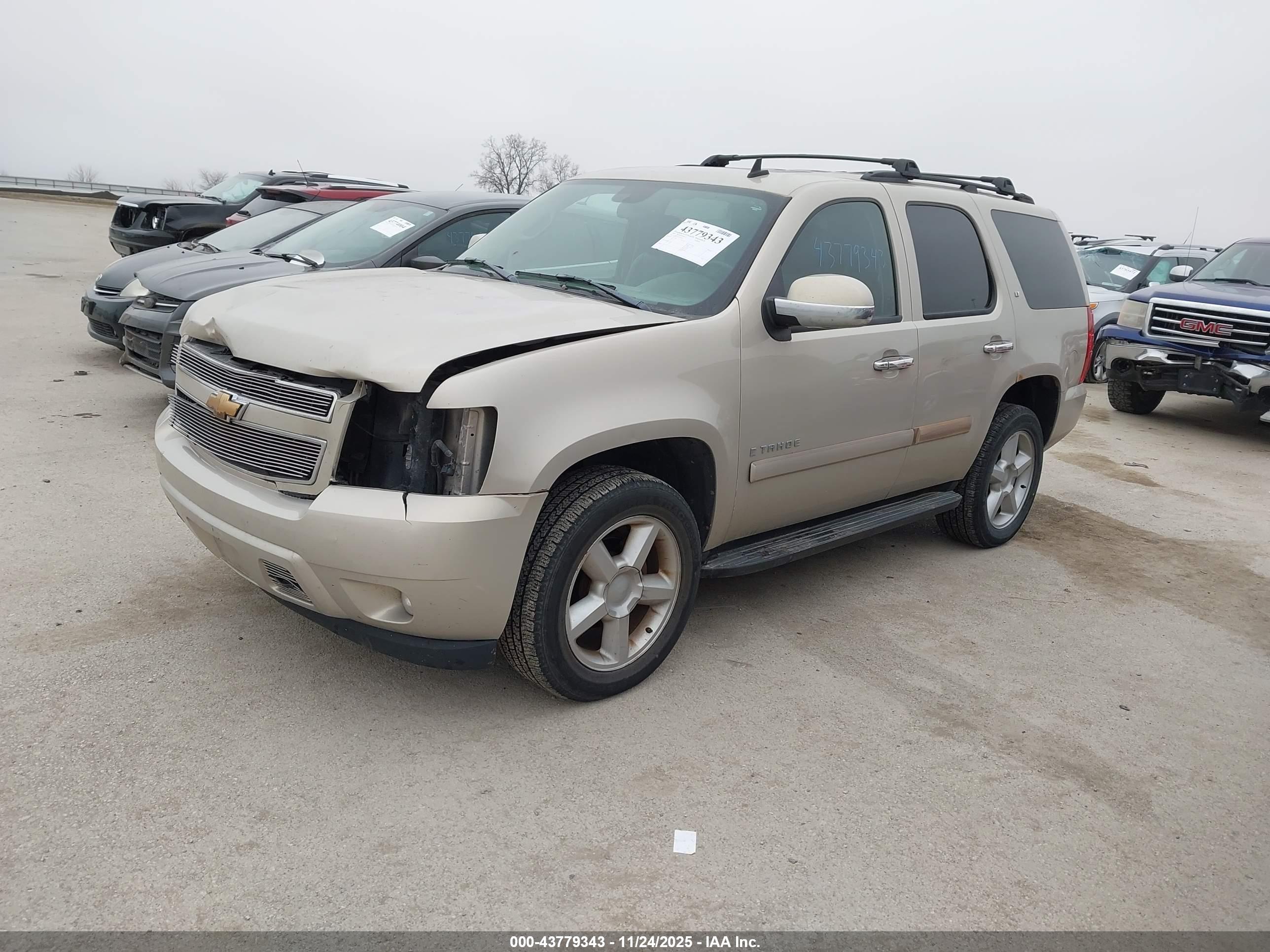 CHEVROLET TAHOE image 2