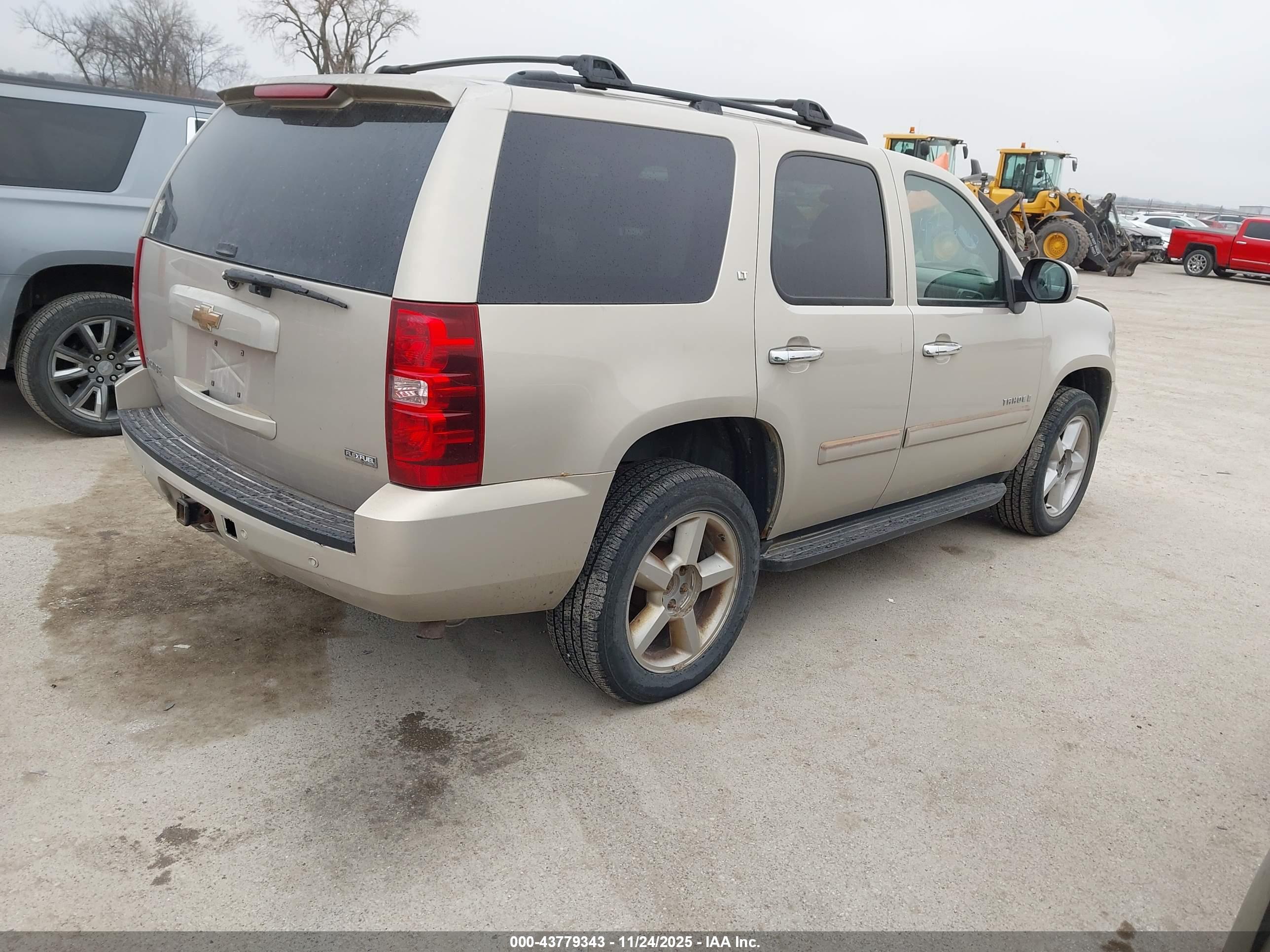 CHEVROLET TAHOE image 4