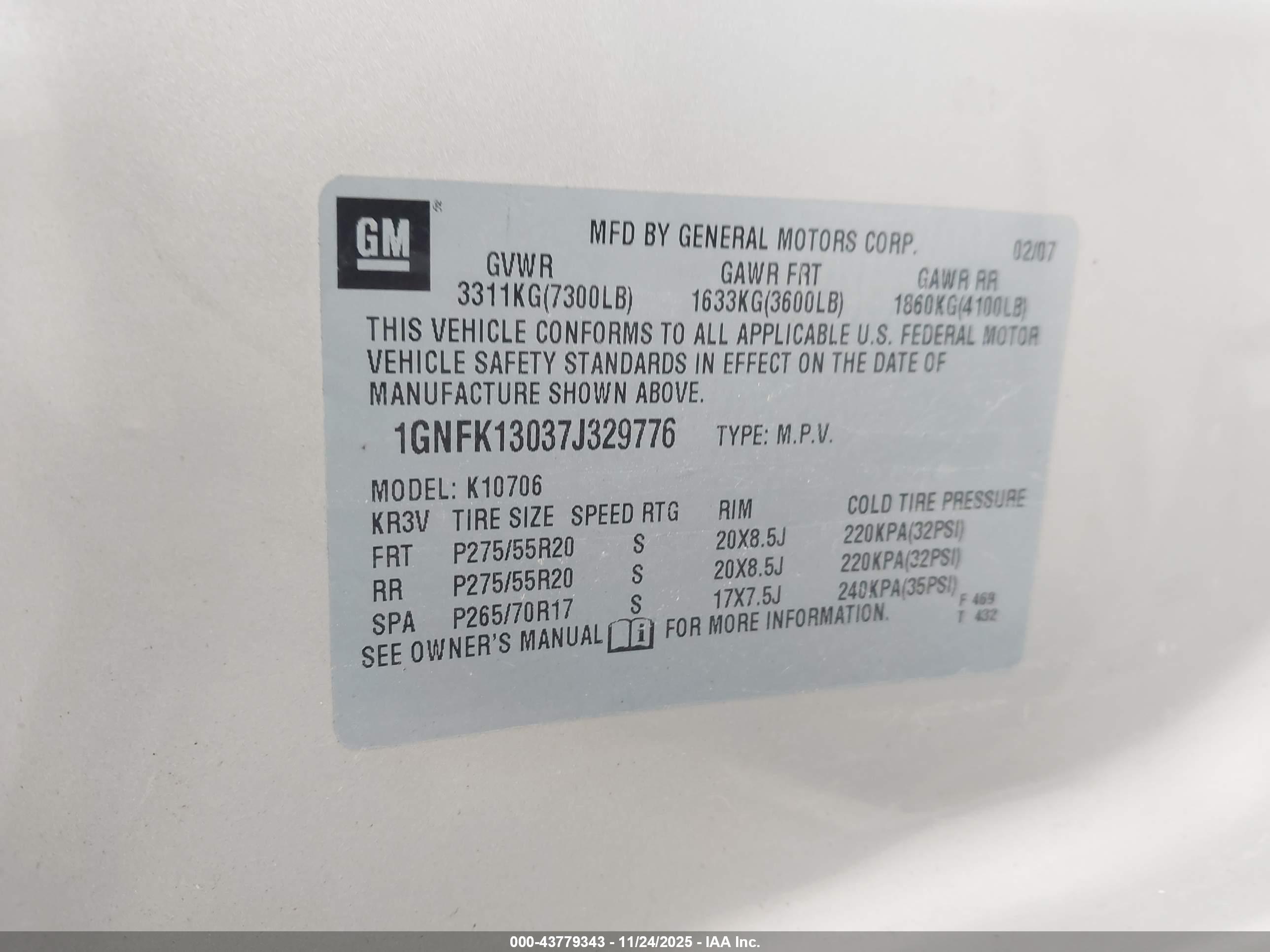 CHEVROLET TAHOE image 9