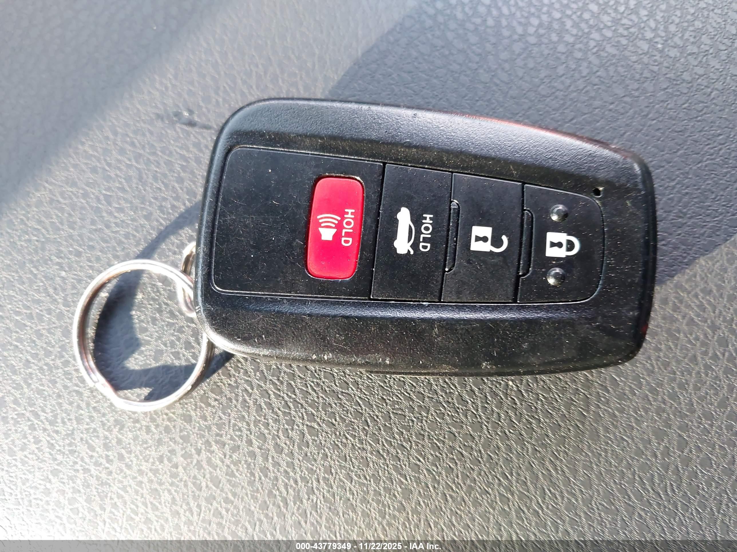 TOYOTA CAMRY image 11
