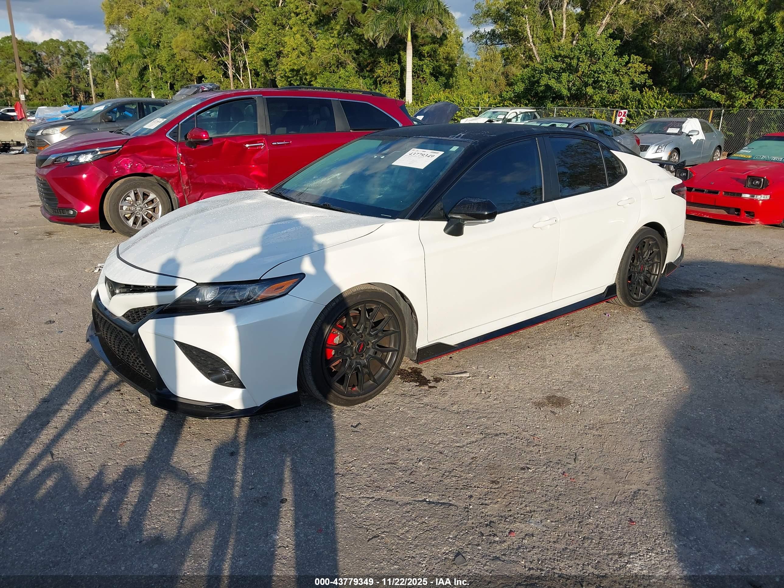 TOYOTA CAMRY image 2