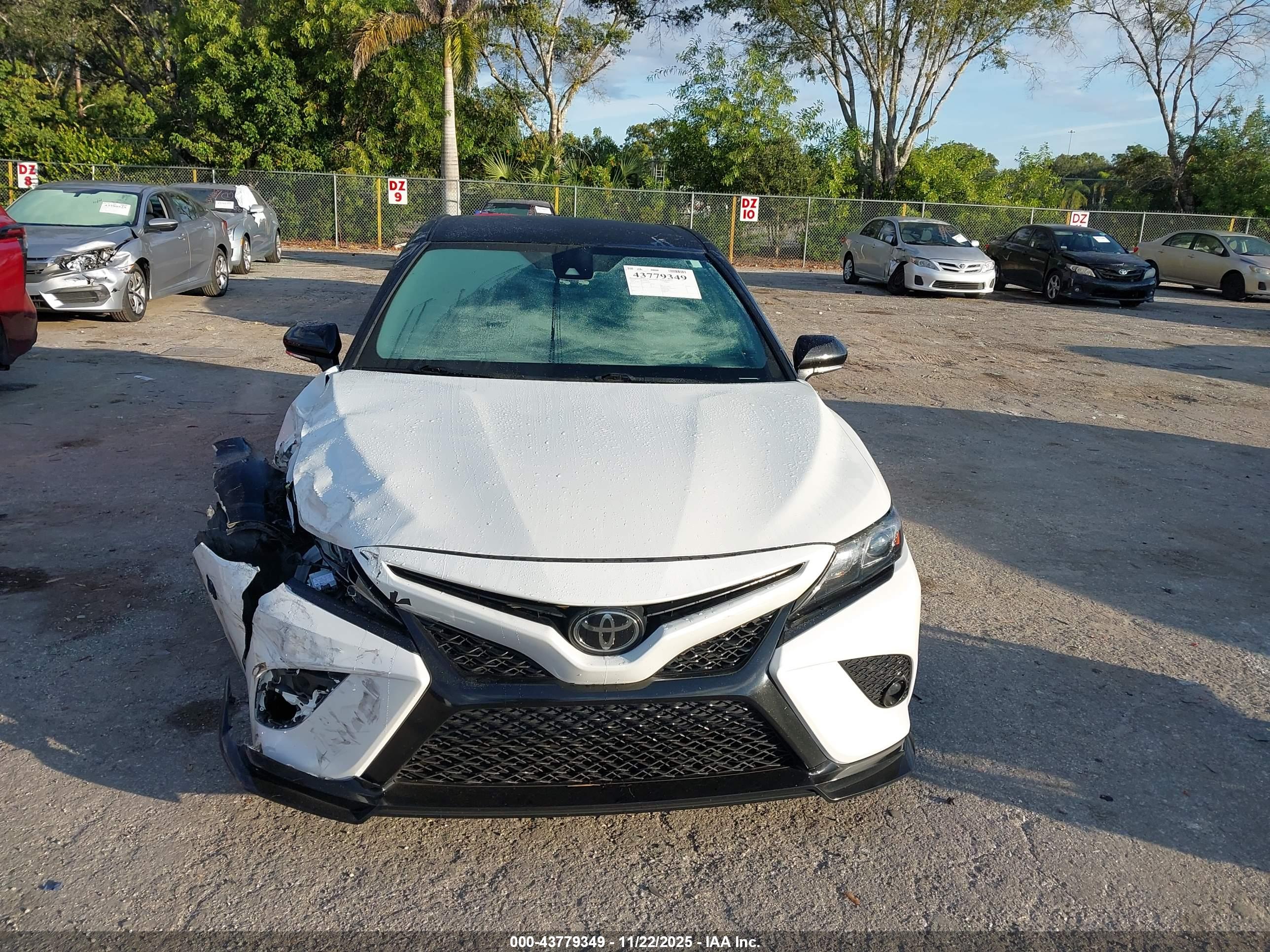 TOYOTA CAMRY image 6