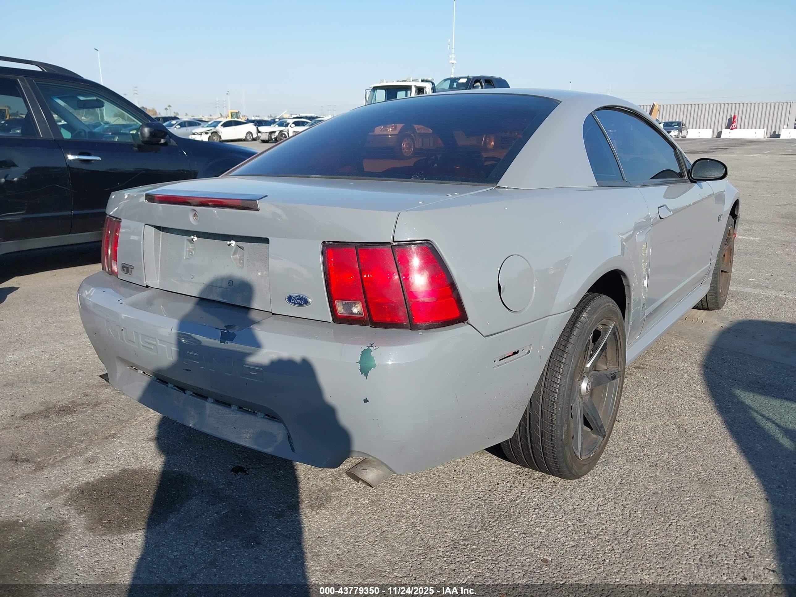 FORD MUSTANG image 4