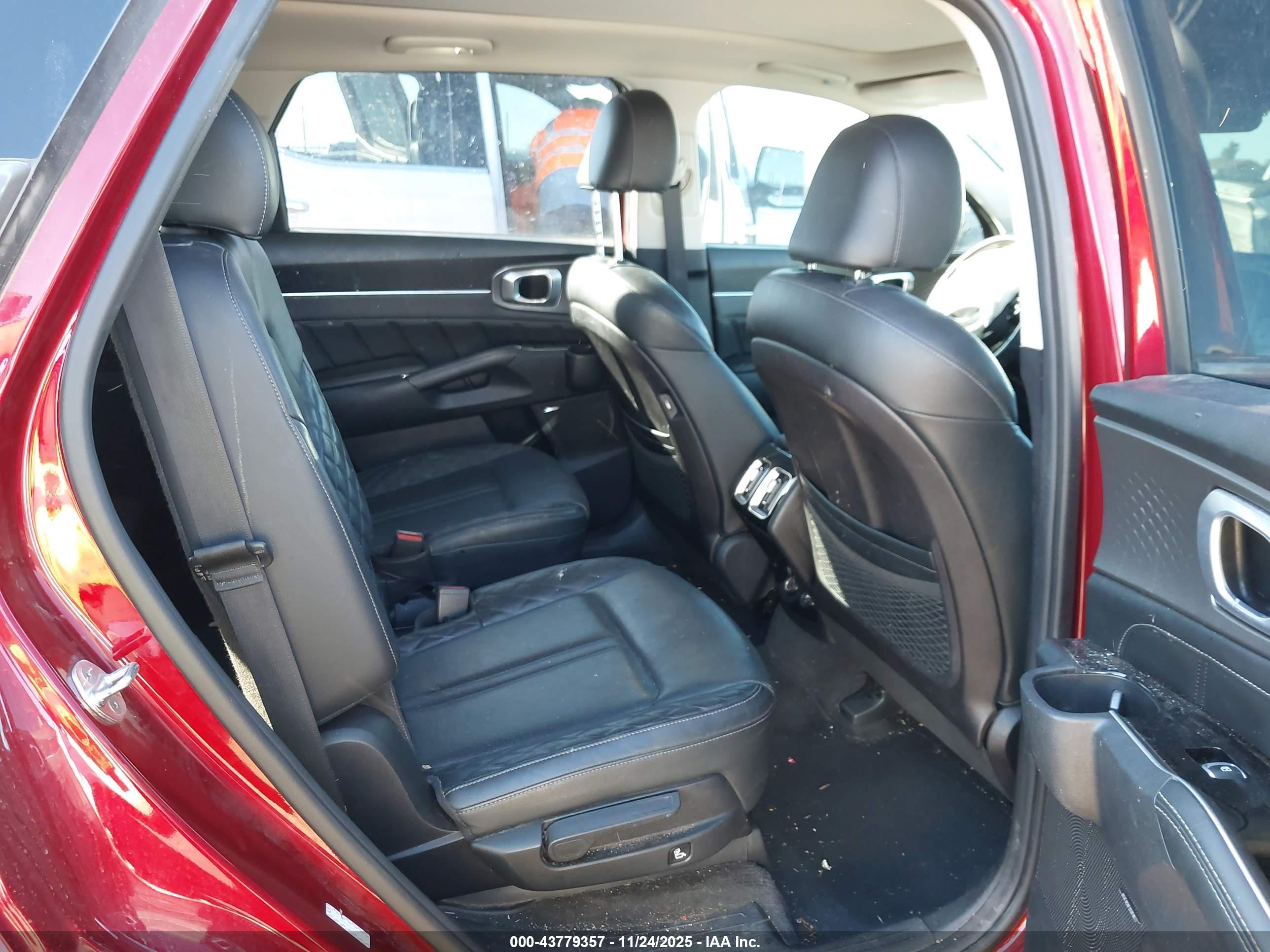 KIA SORENTO image 8