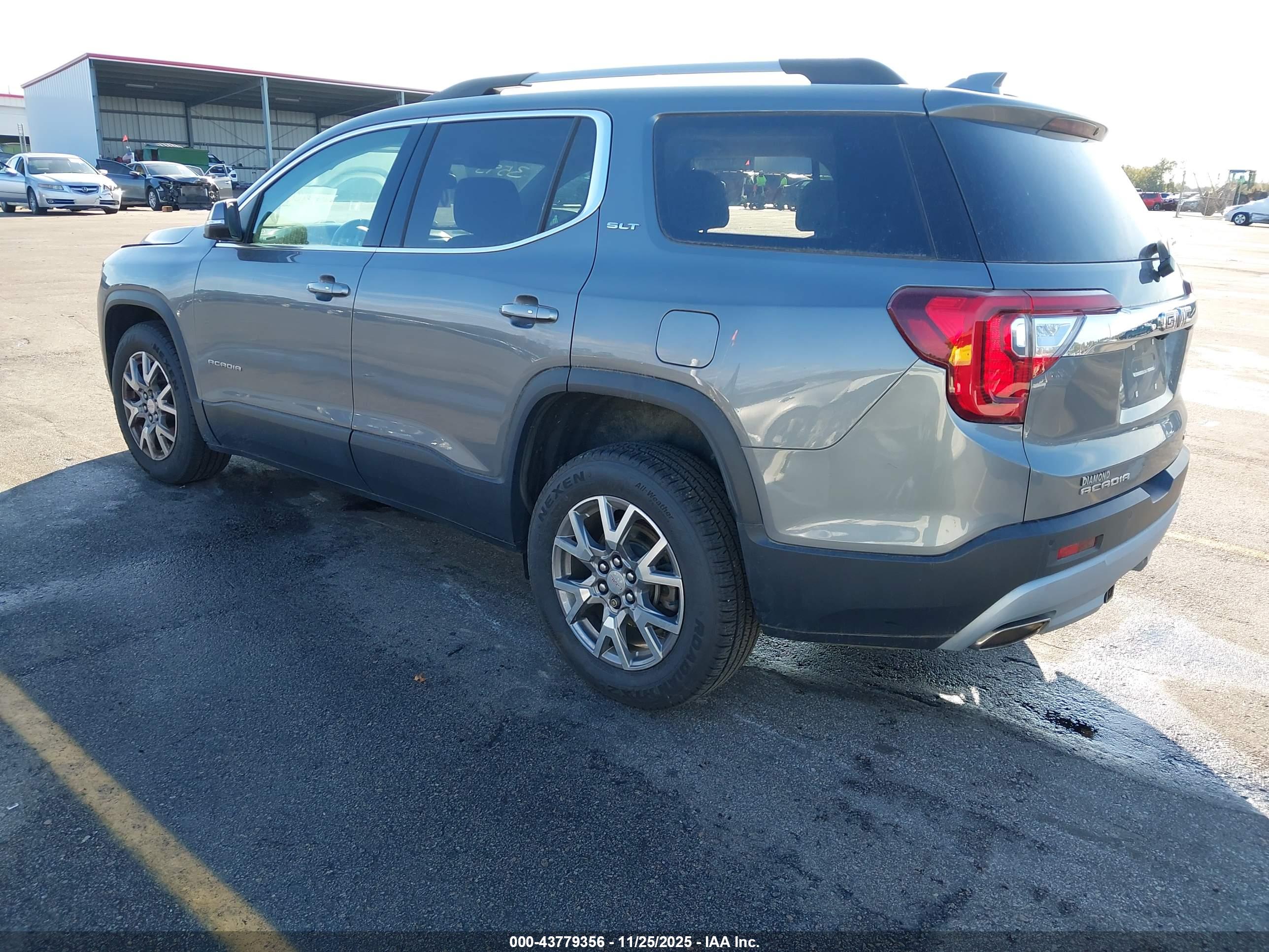 GMC ACADIA image 3