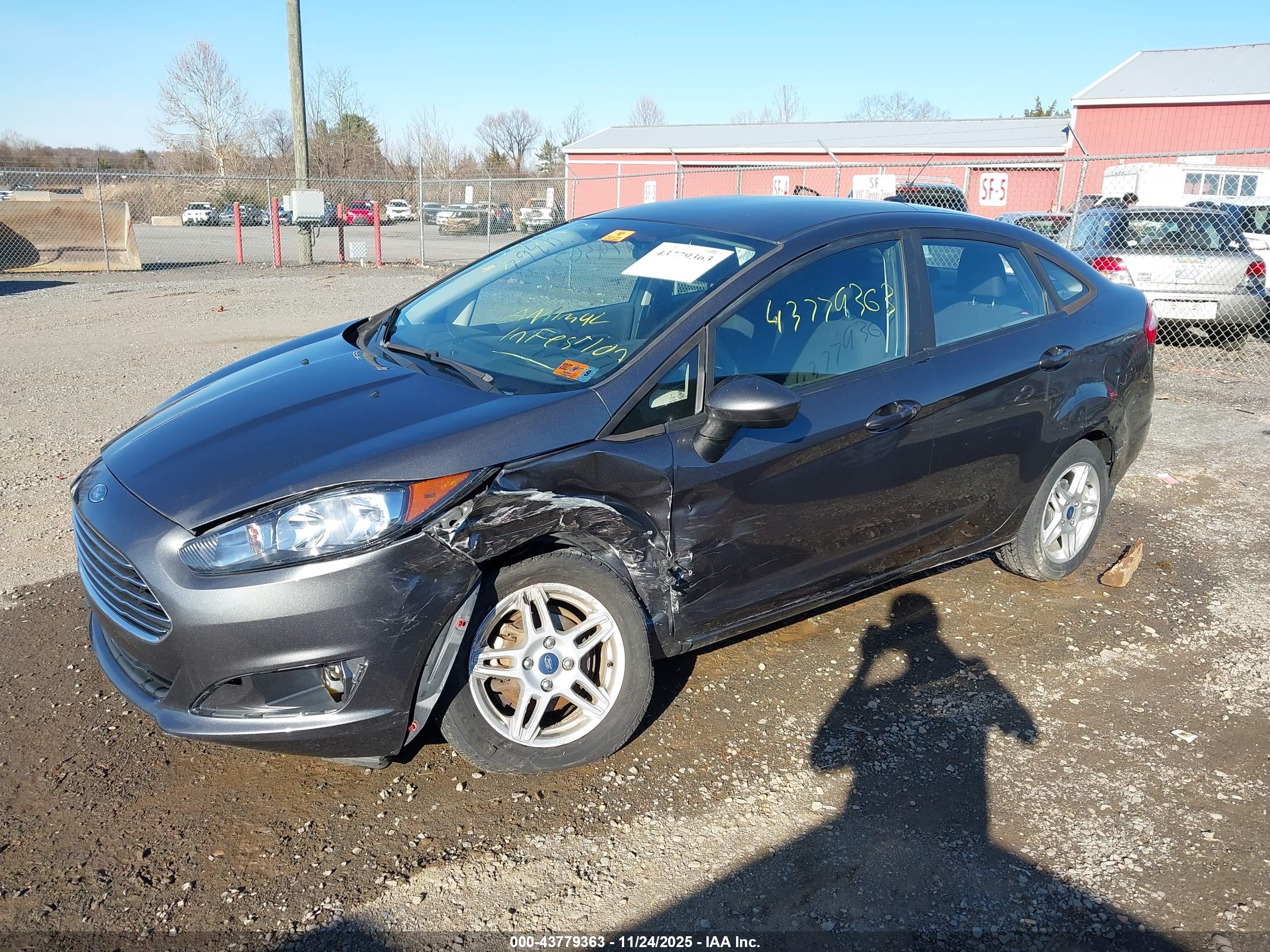 FORD FIESTA image 2