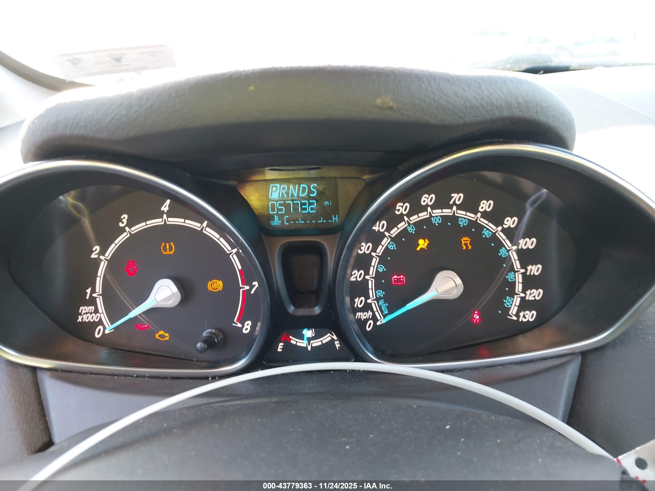 FORD FIESTA image 7