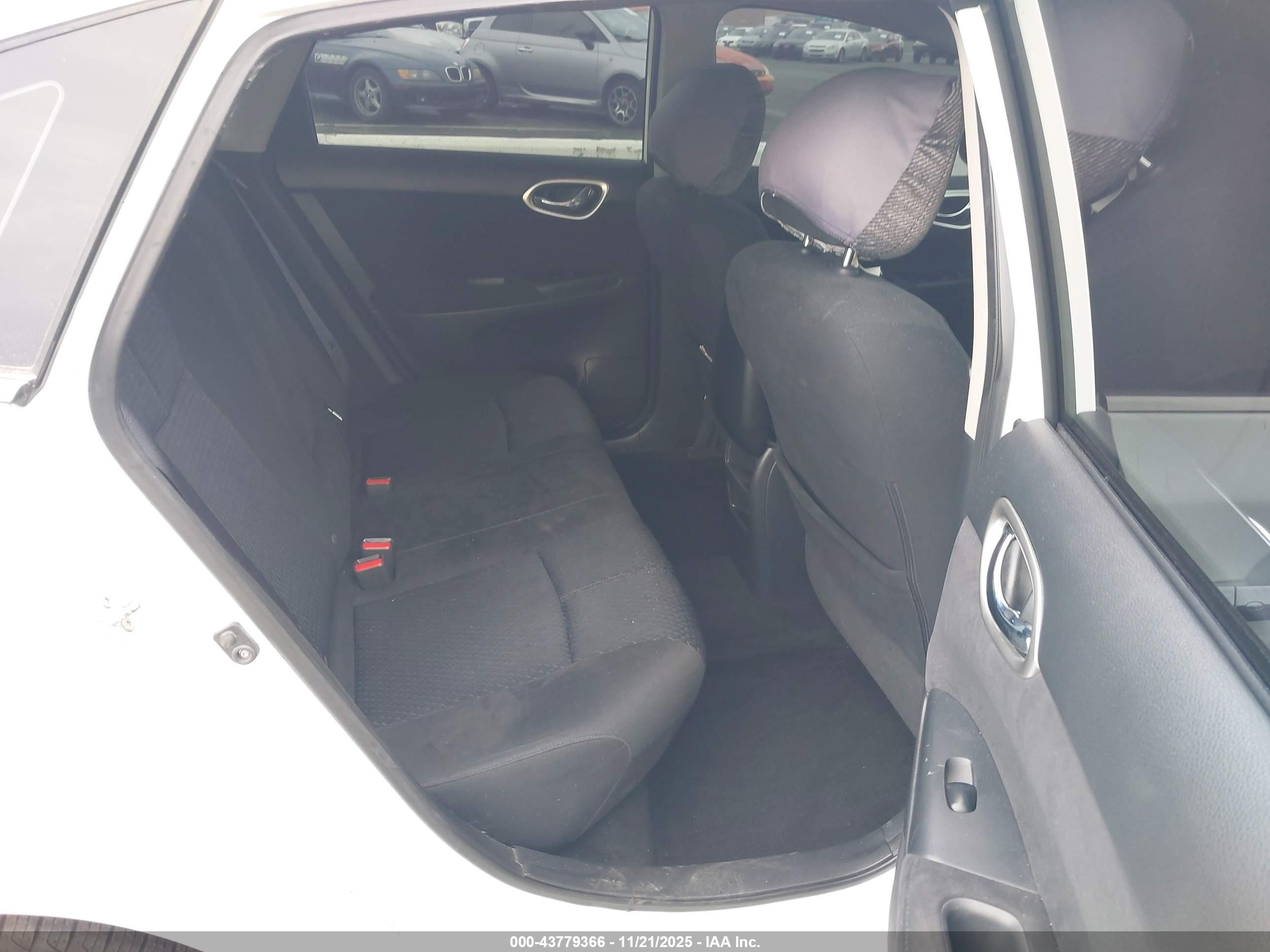 NISSAN SENTRA image 8