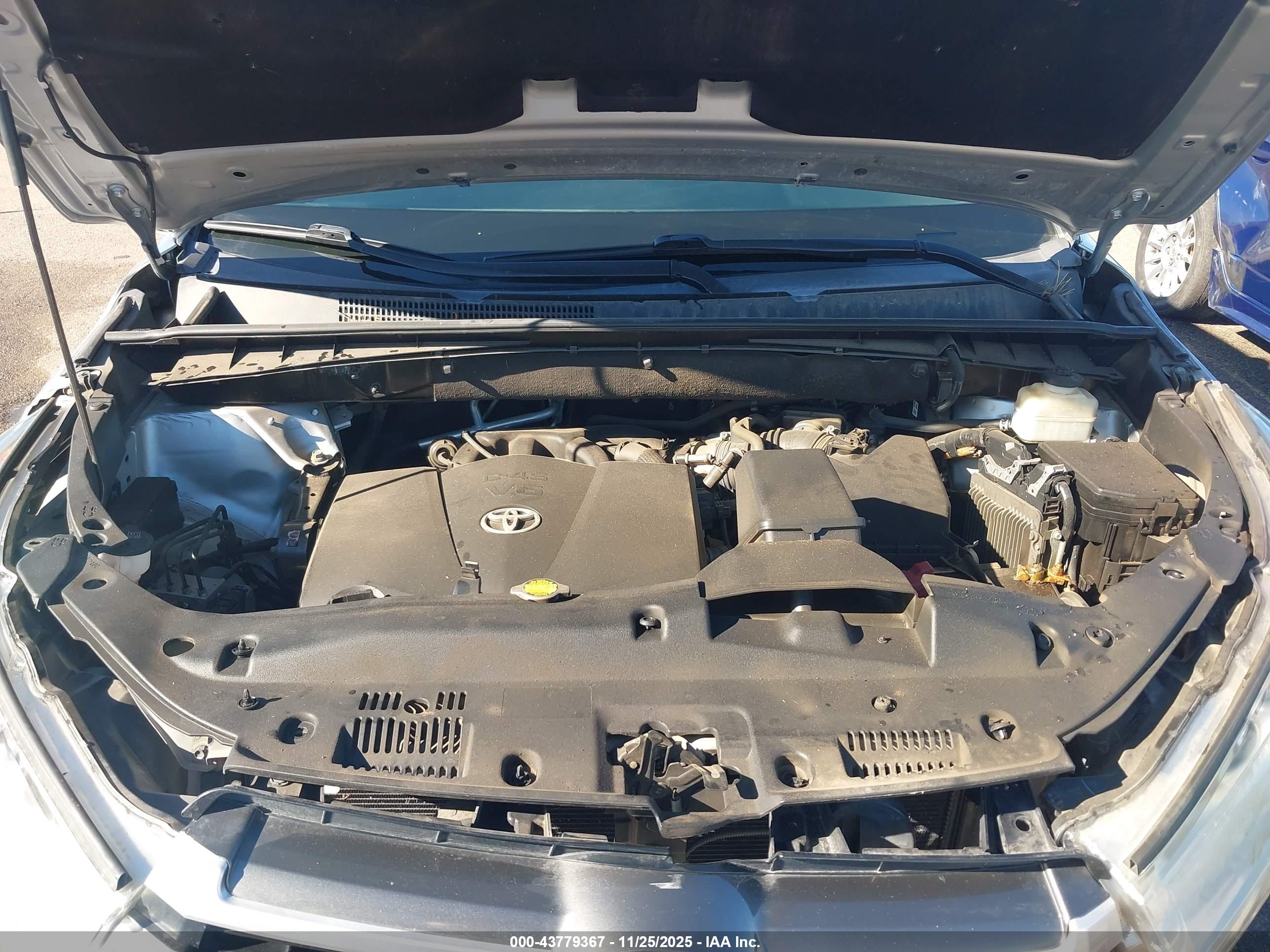 TOYOTA HIGHLANDER image 10