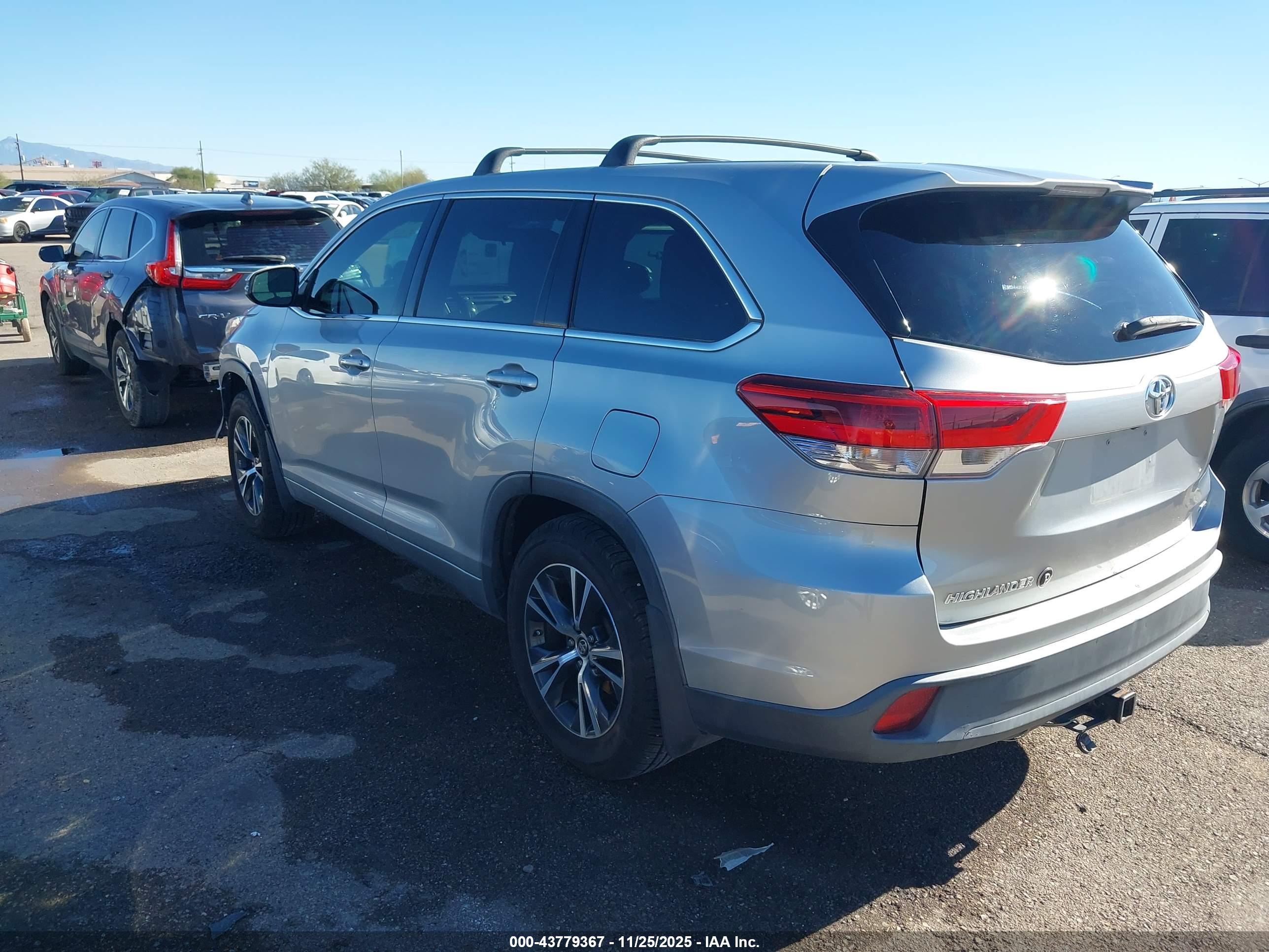 TOYOTA HIGHLANDER image 3