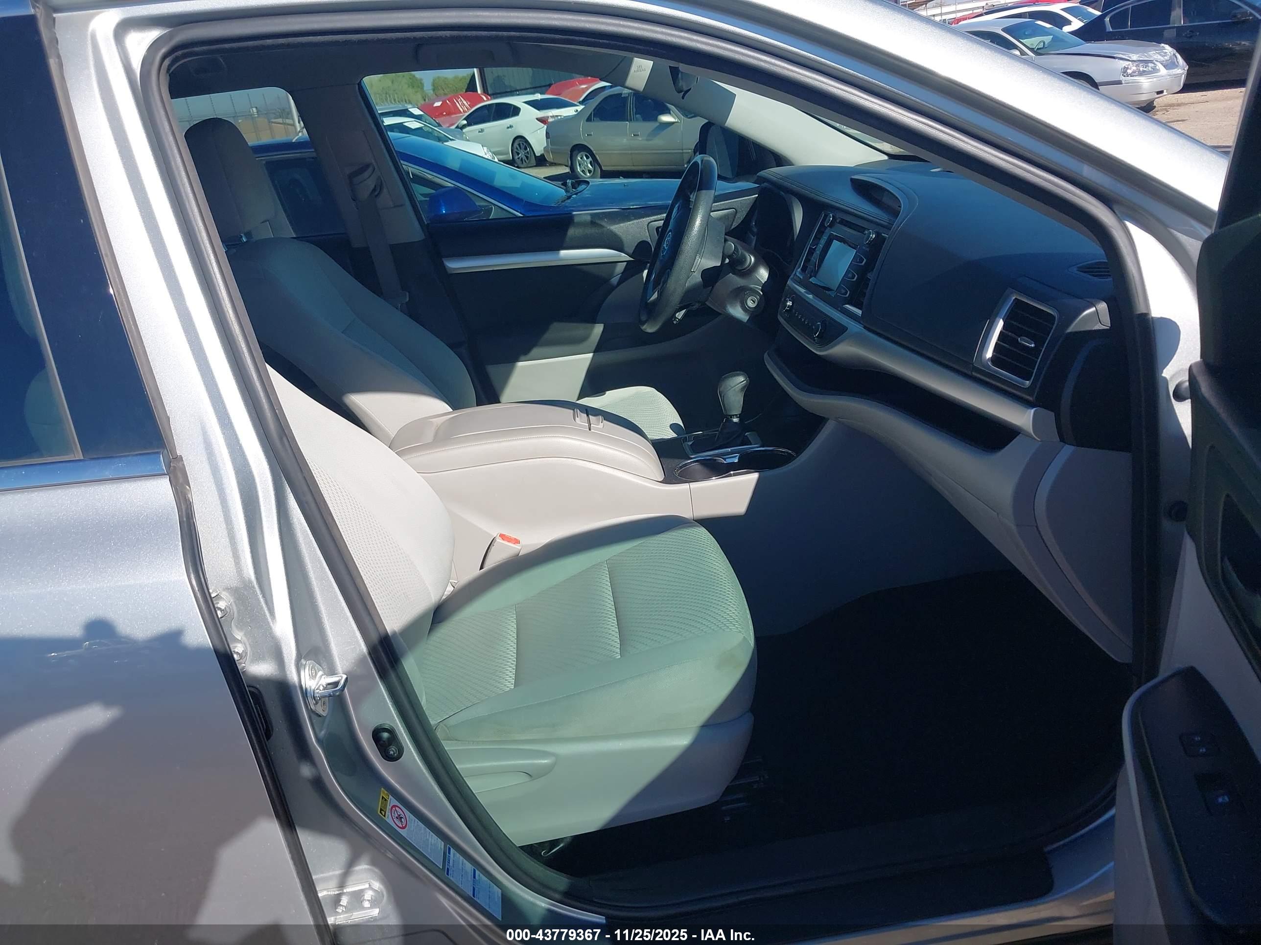 TOYOTA HIGHLANDER image 5