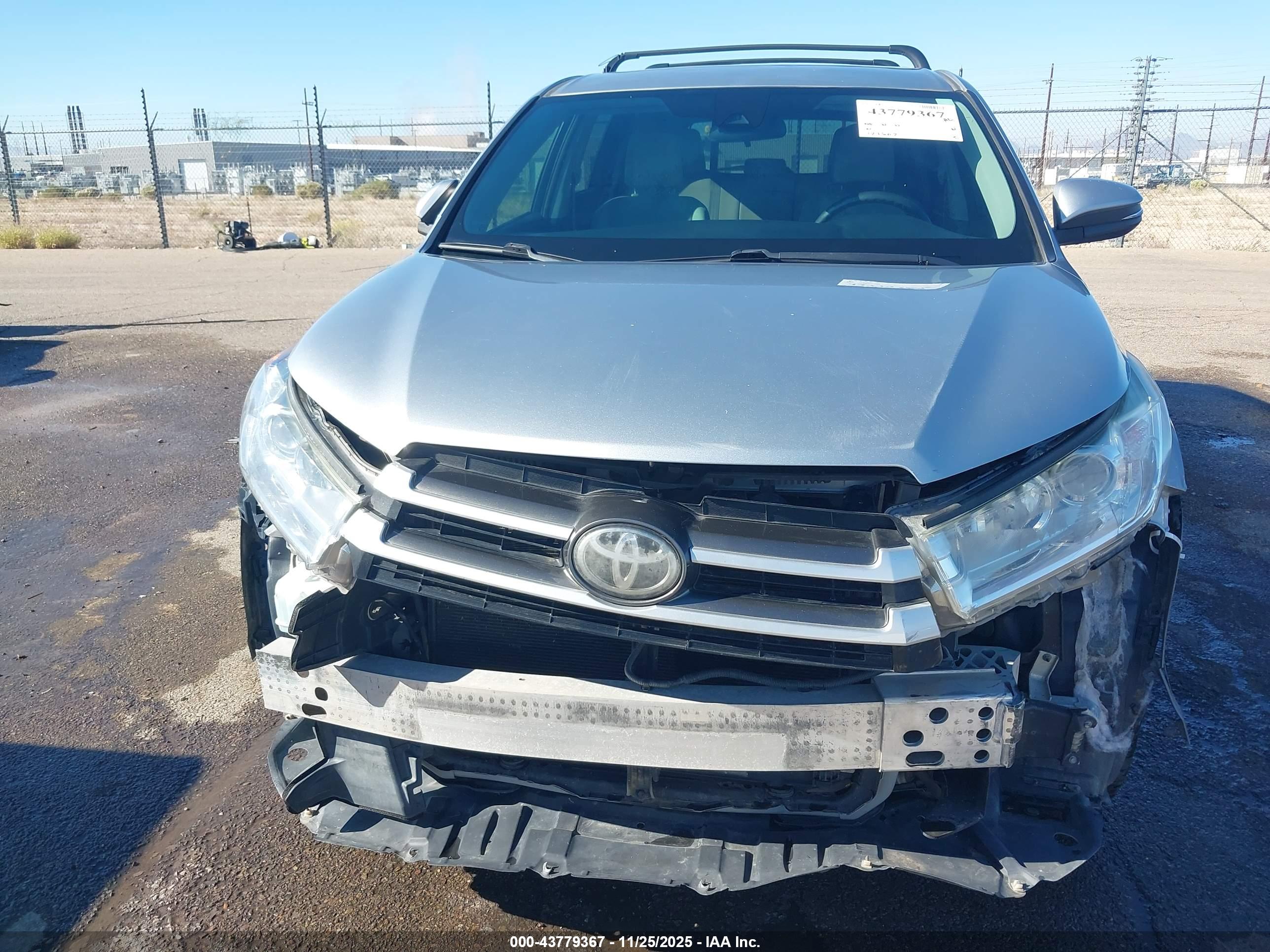 TOYOTA HIGHLANDER image 6