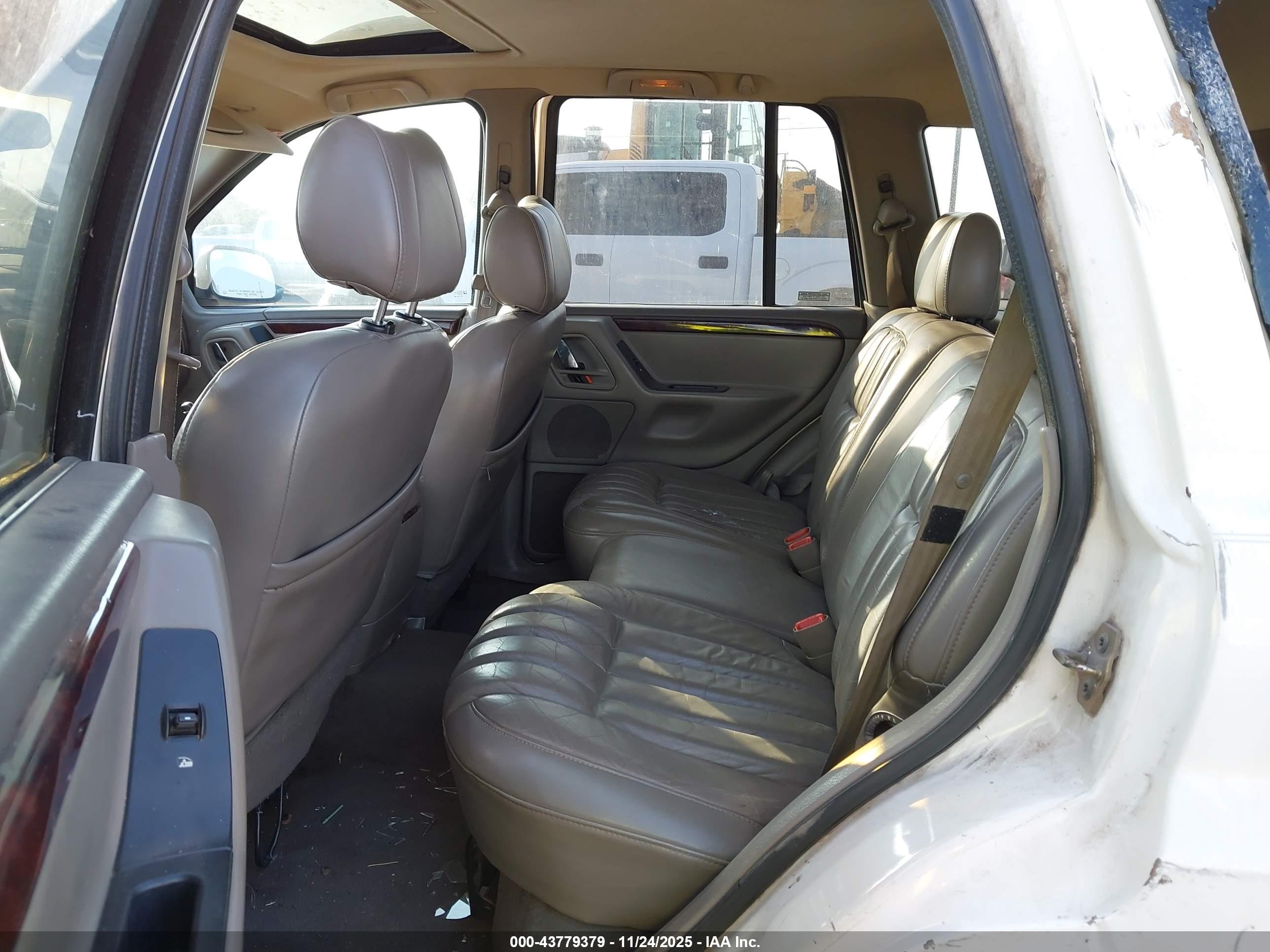 JEEP GRAND image 8