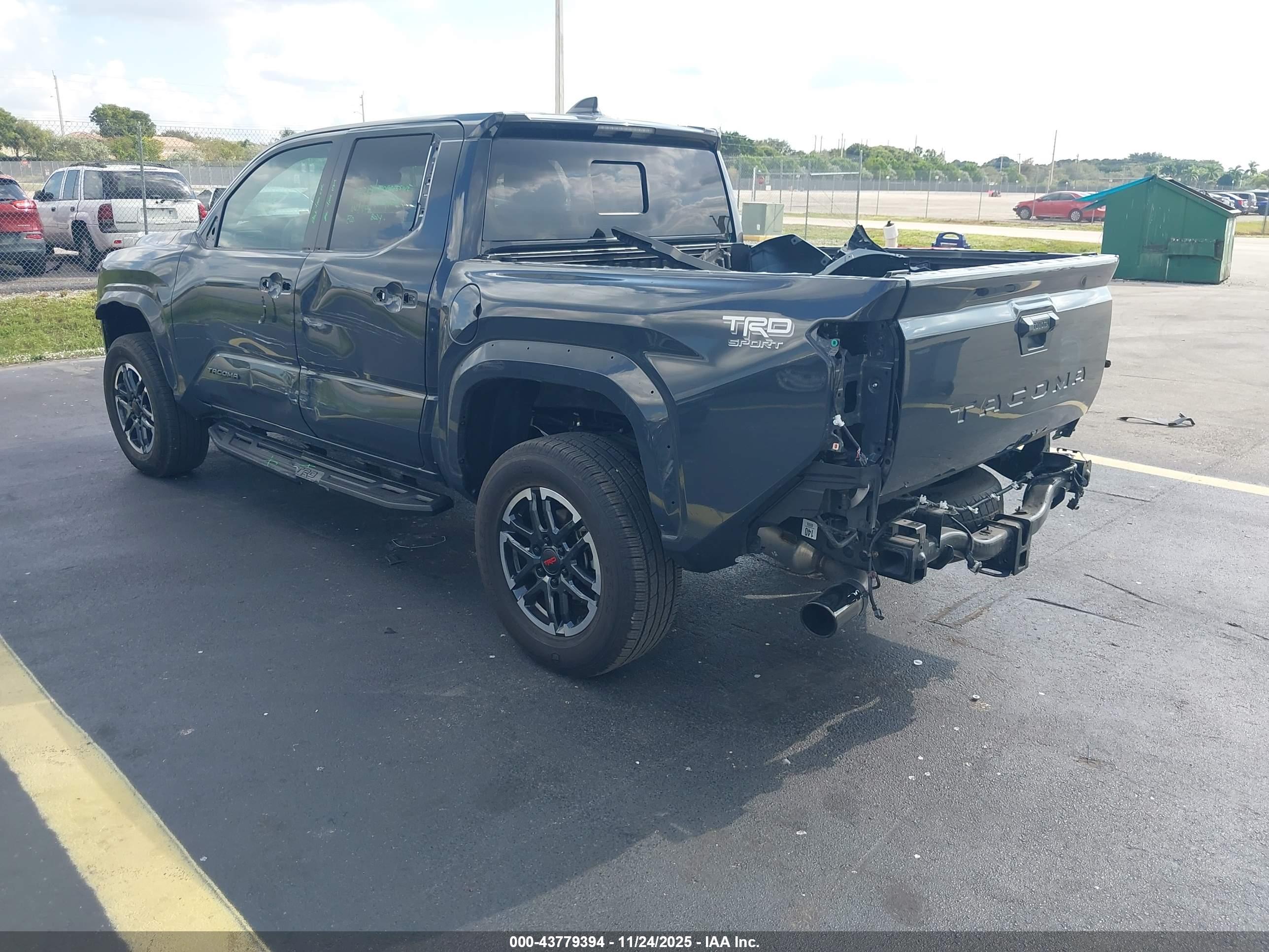 TOYOTA TACOMA image 3