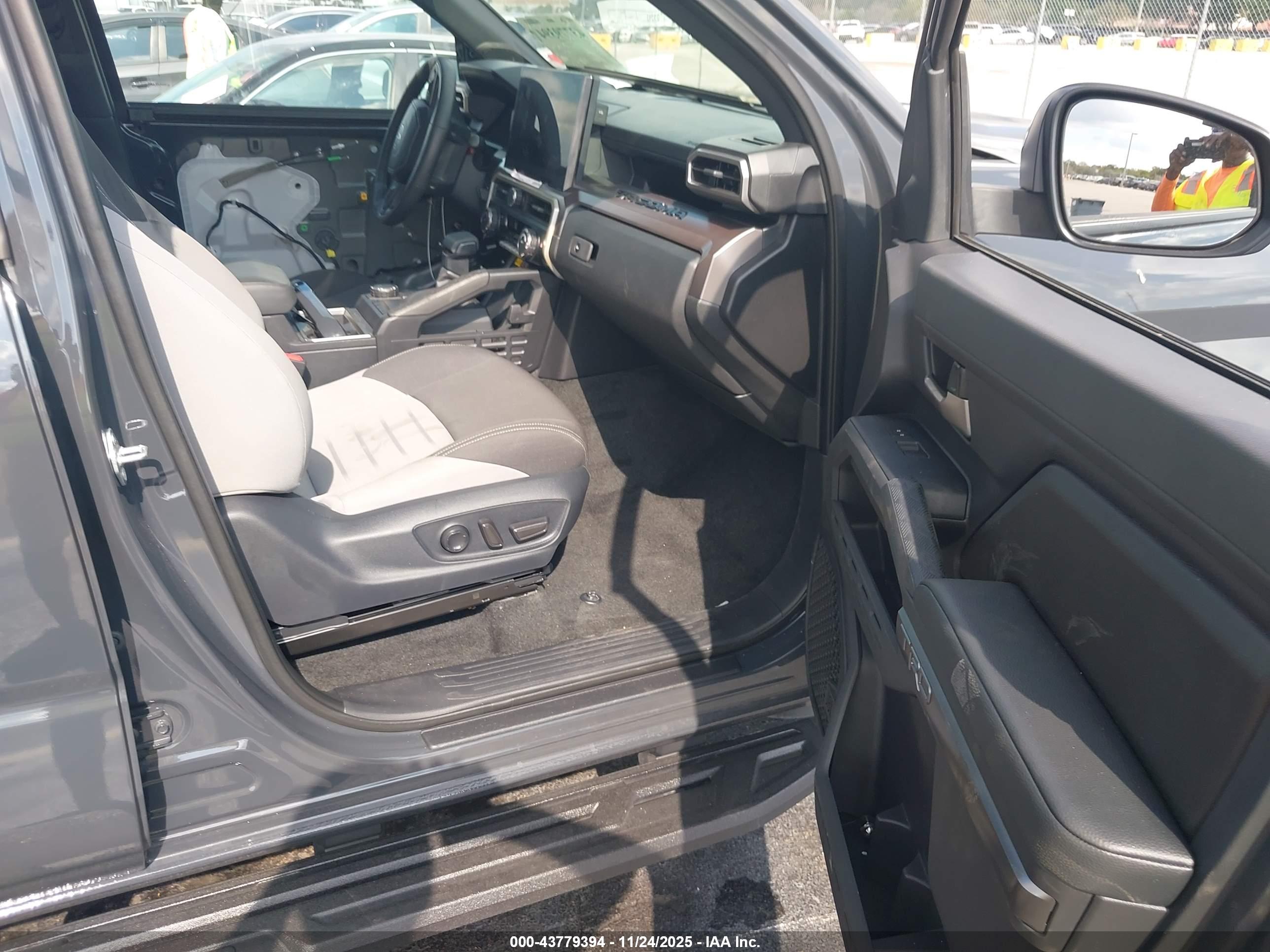 TOYOTA TACOMA image 5