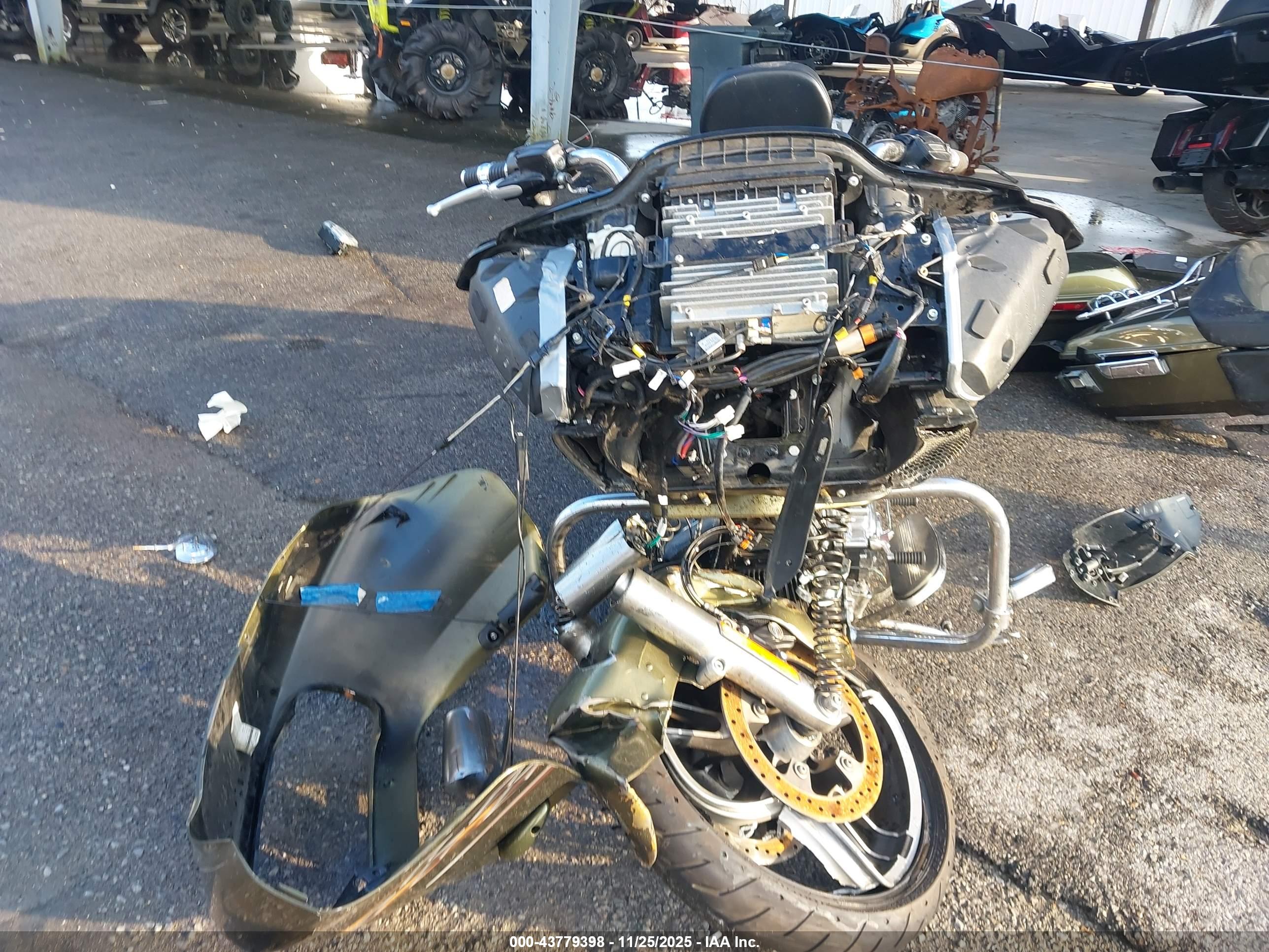 HARLEY-DAVIDSON FLTRXS image 5