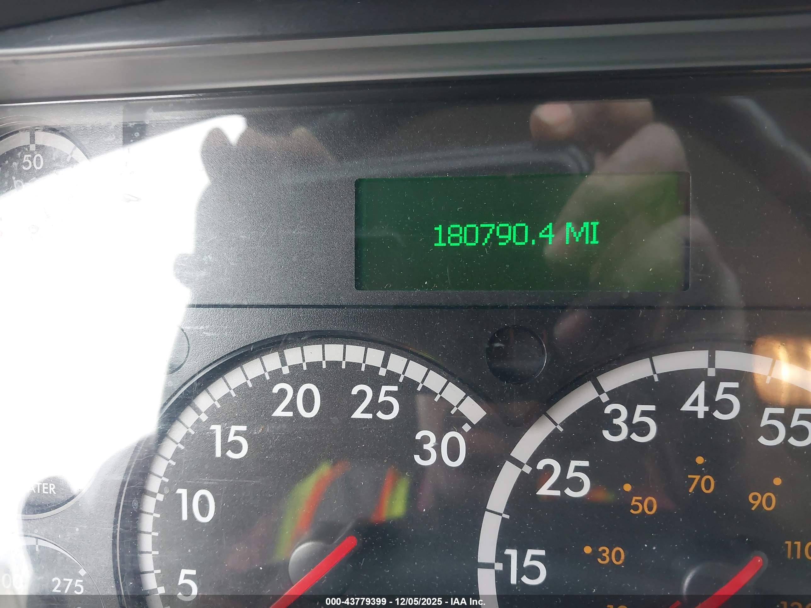 FREIGHTLINER M2 image 6
