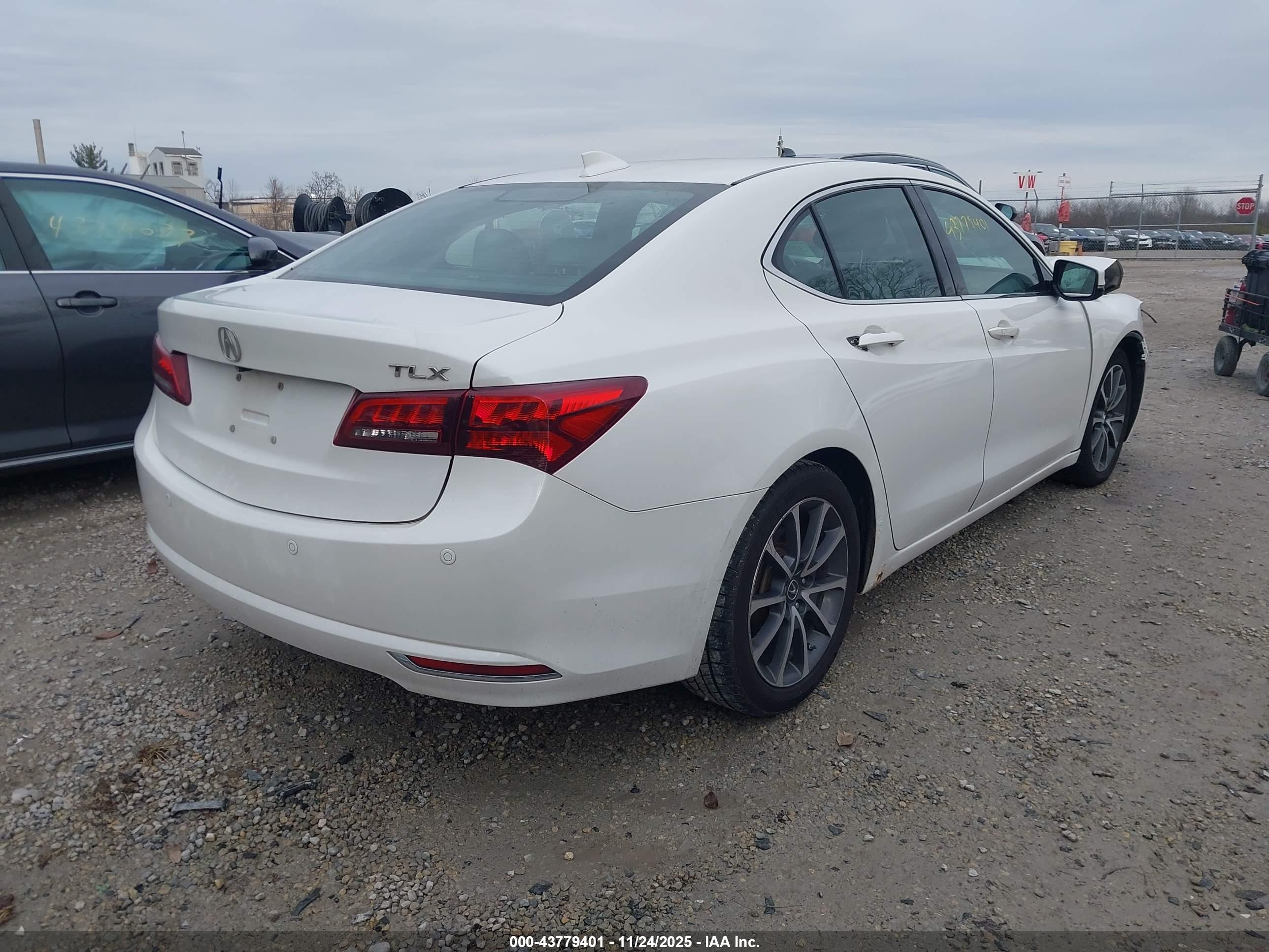 ACURA TLX image 4