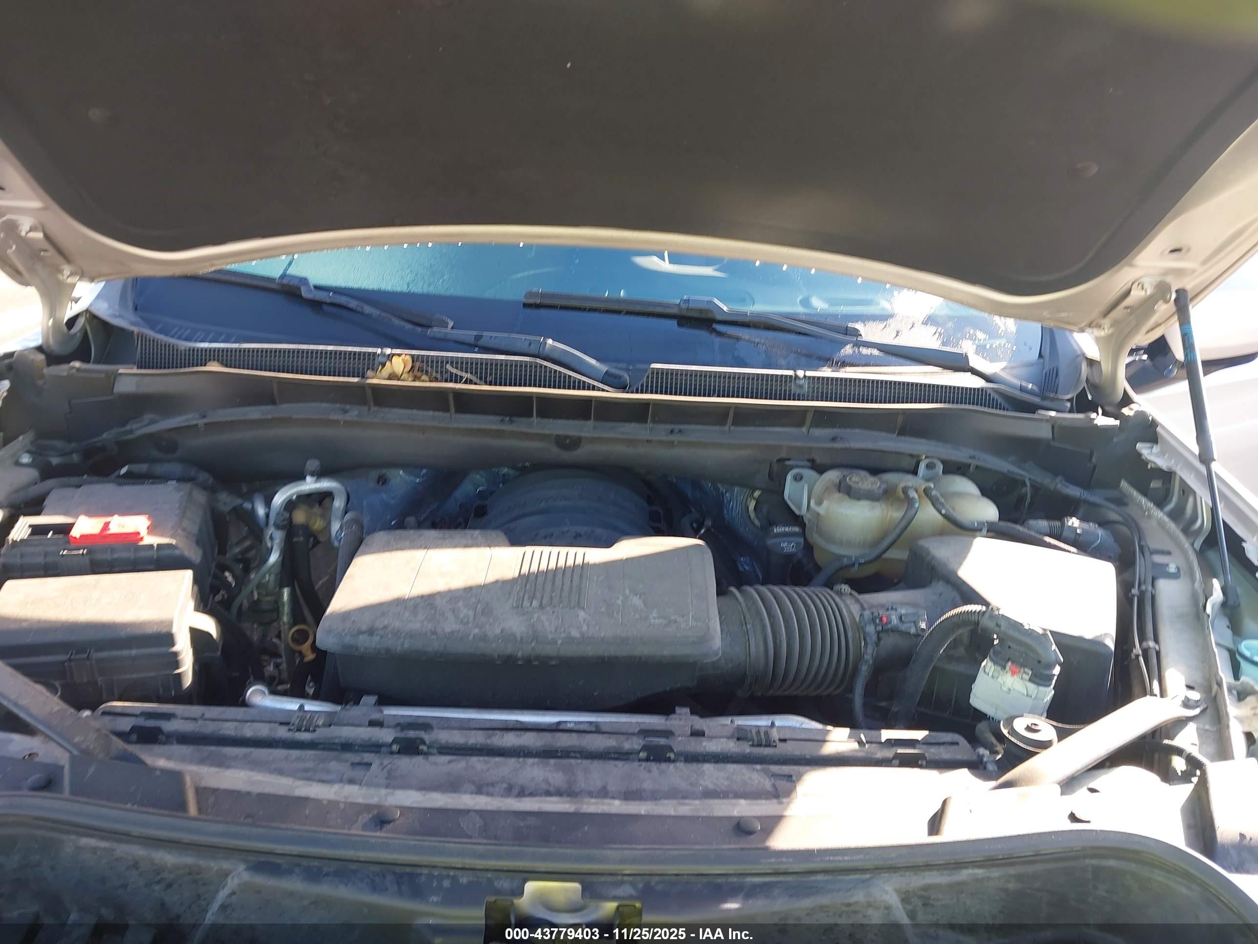 CHEVROLET SUBURBAN image 10