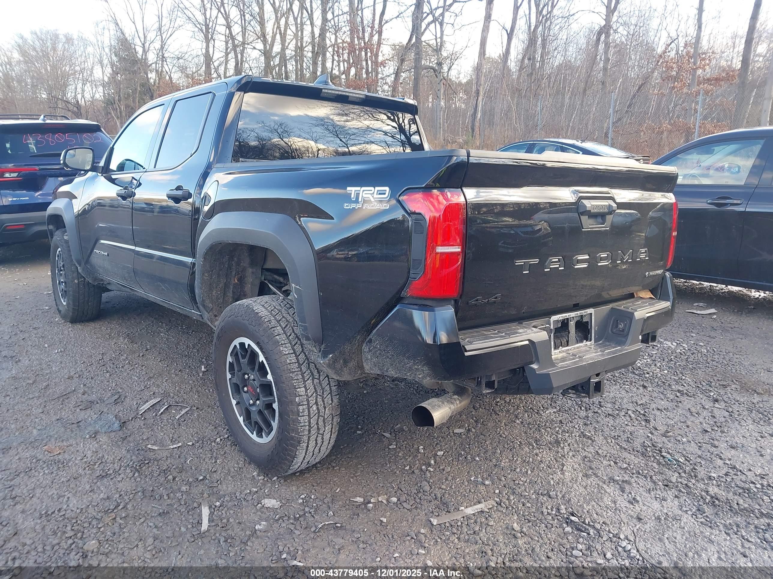 TOYOTA TACOMA image 3