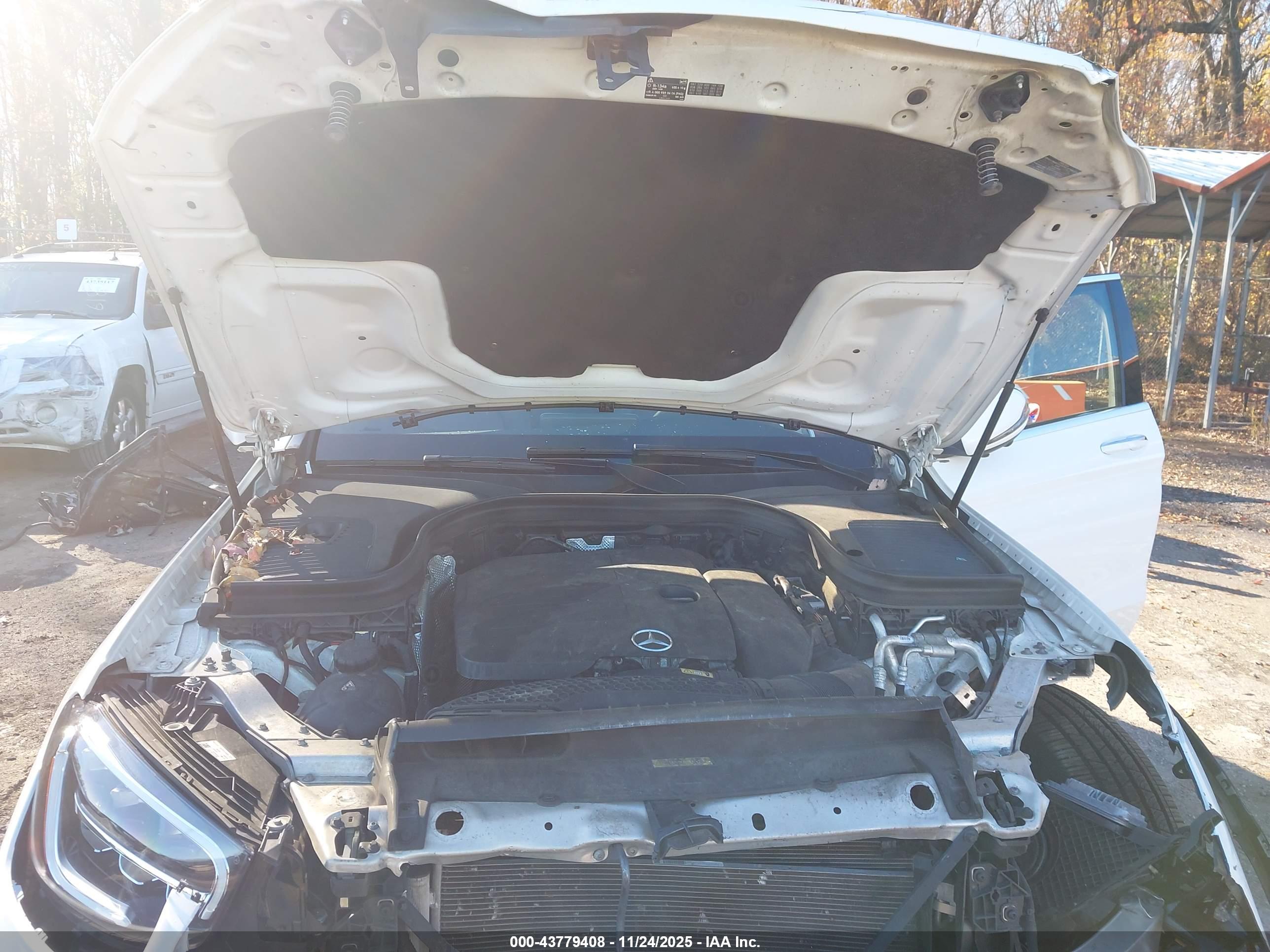 MERCEDES-BENZ GLC image 10