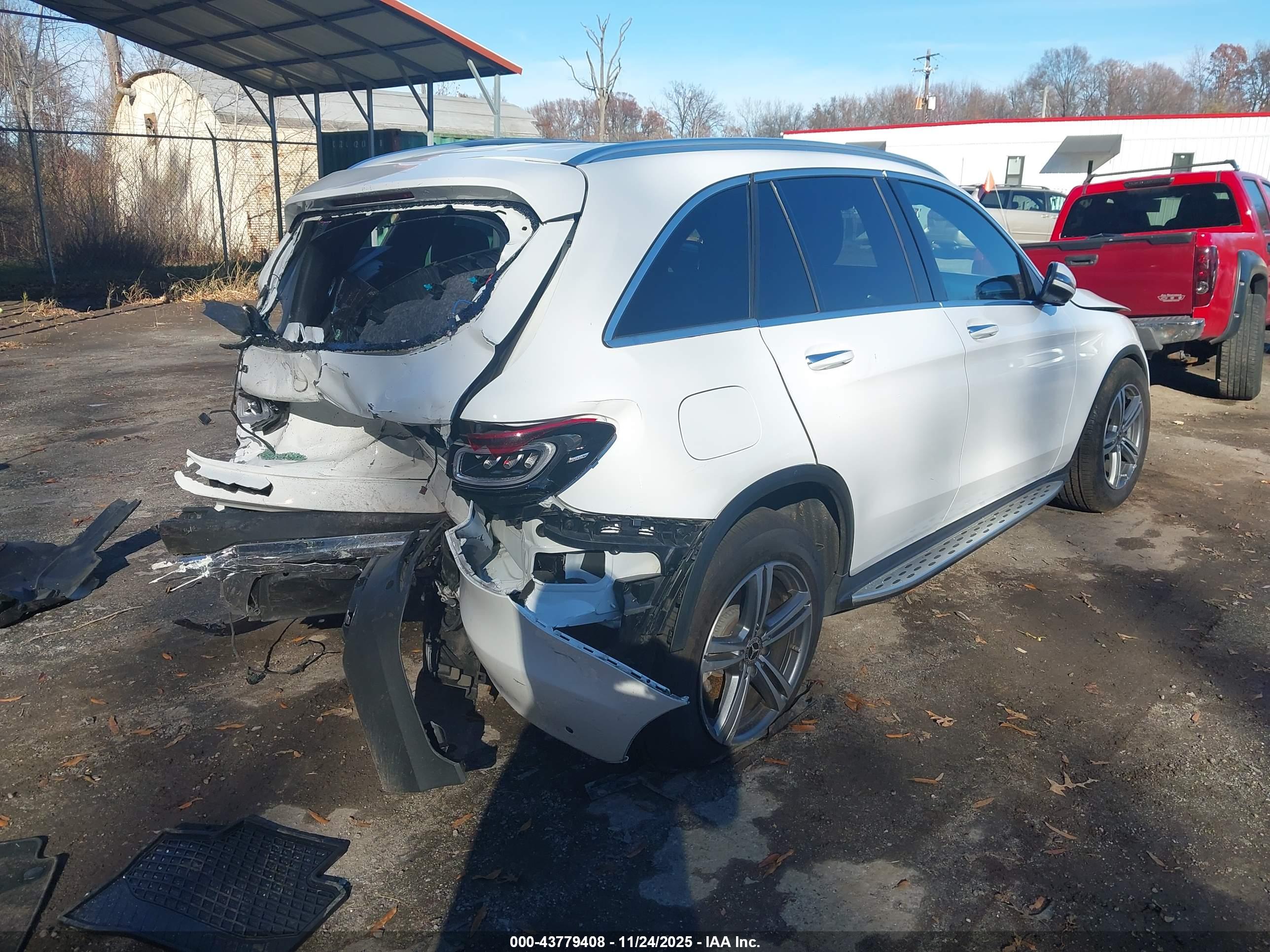 MERCEDES-BENZ GLC image 4