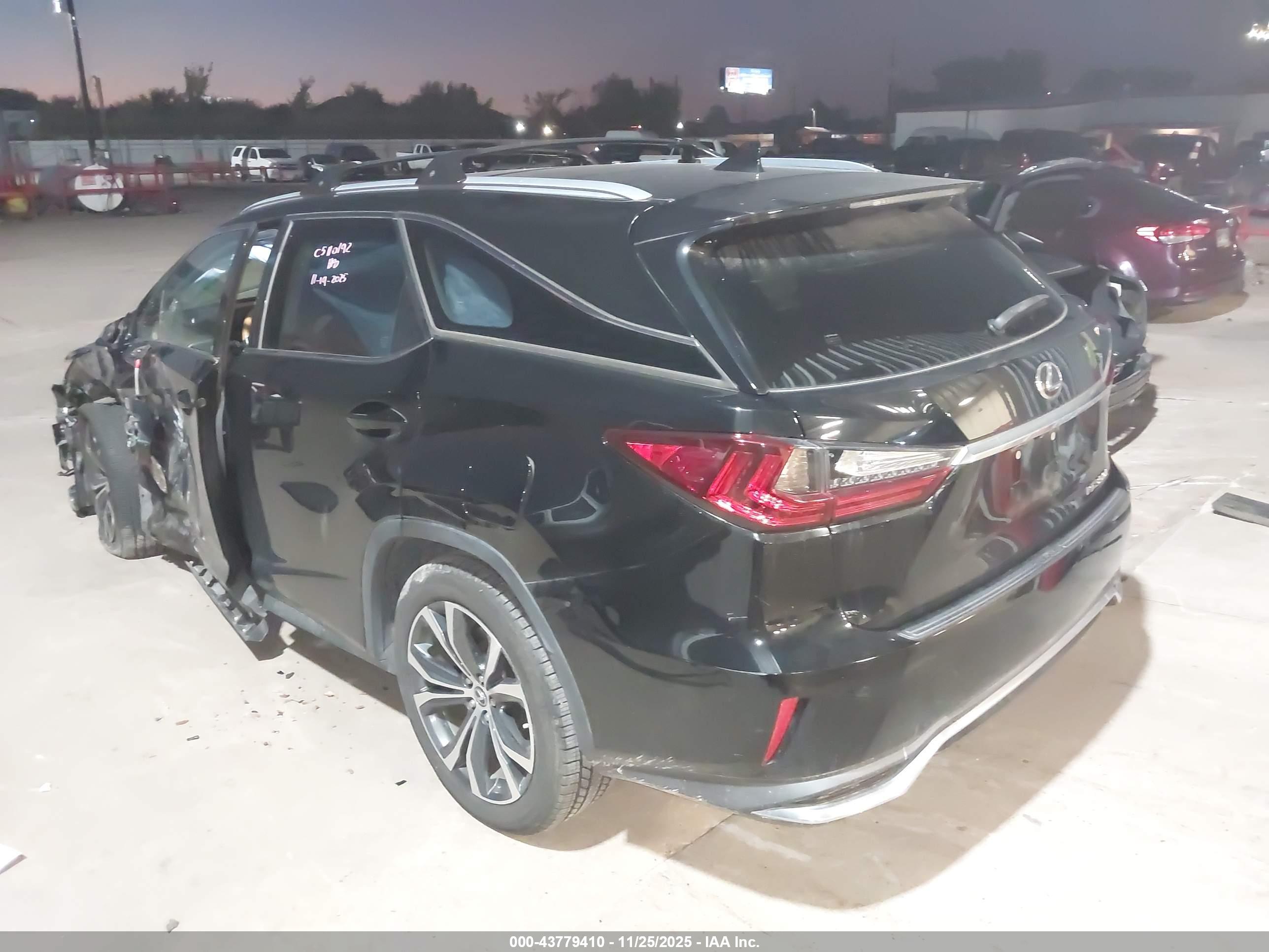 LEXUS RX image 3