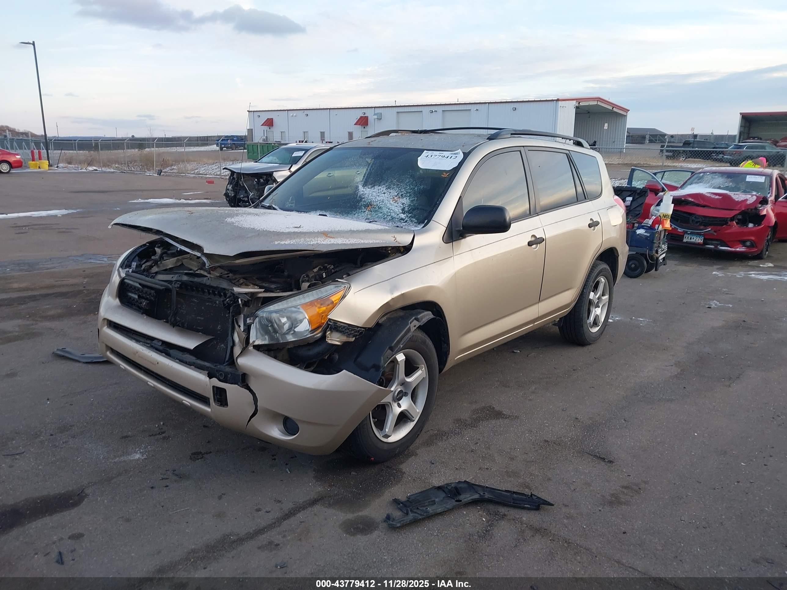 TOYOTA RAV4 image 2