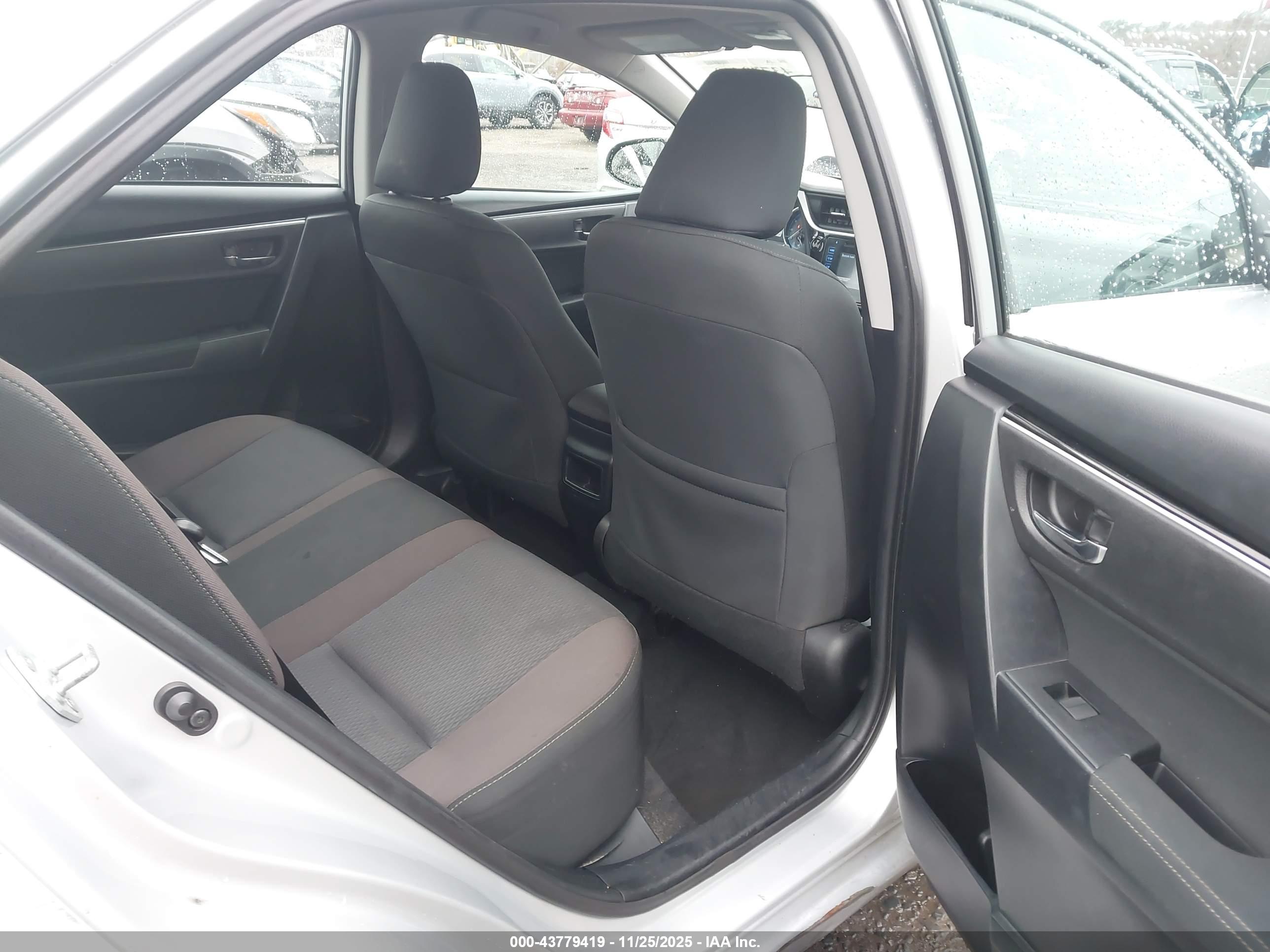 TOYOTA COROLLA image 8