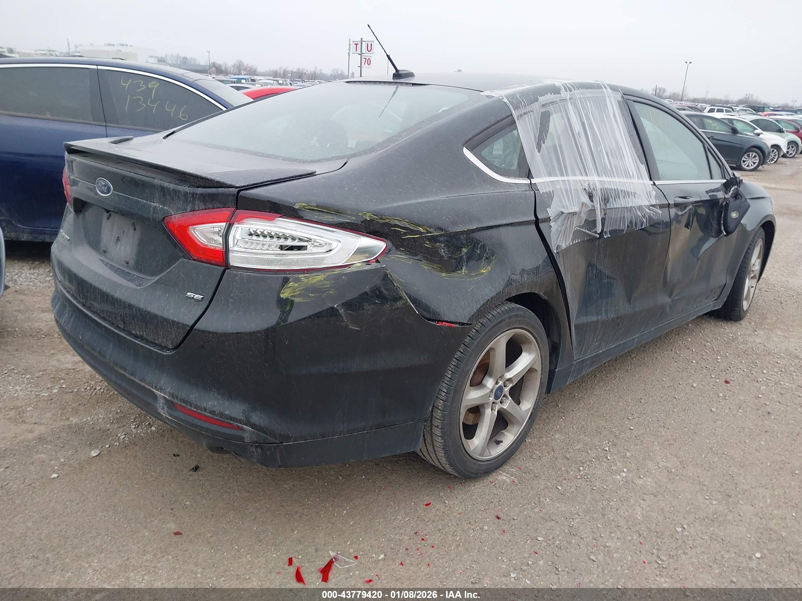 FORD FUSION image 4