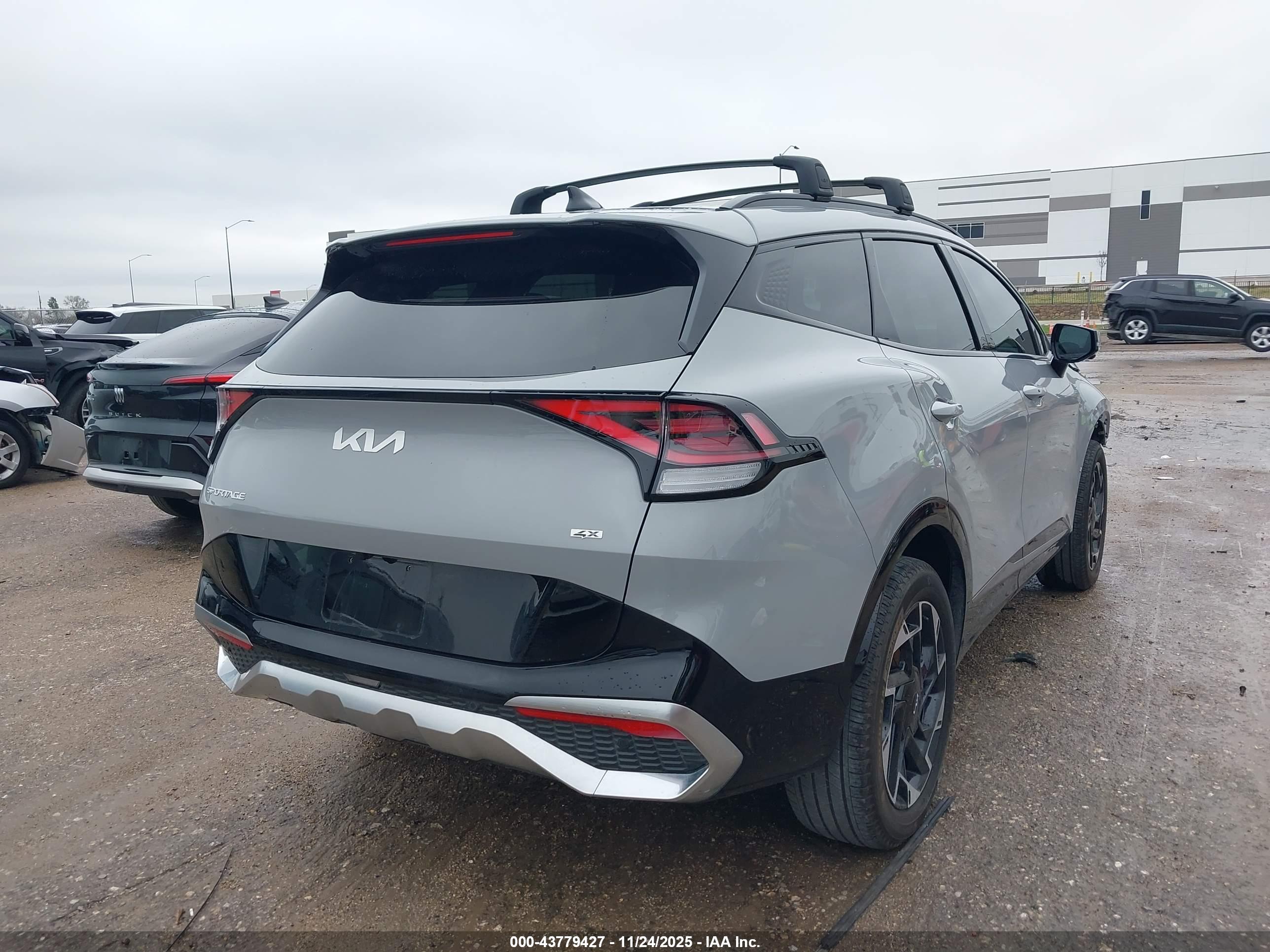 KIA SPORTAGE image 4