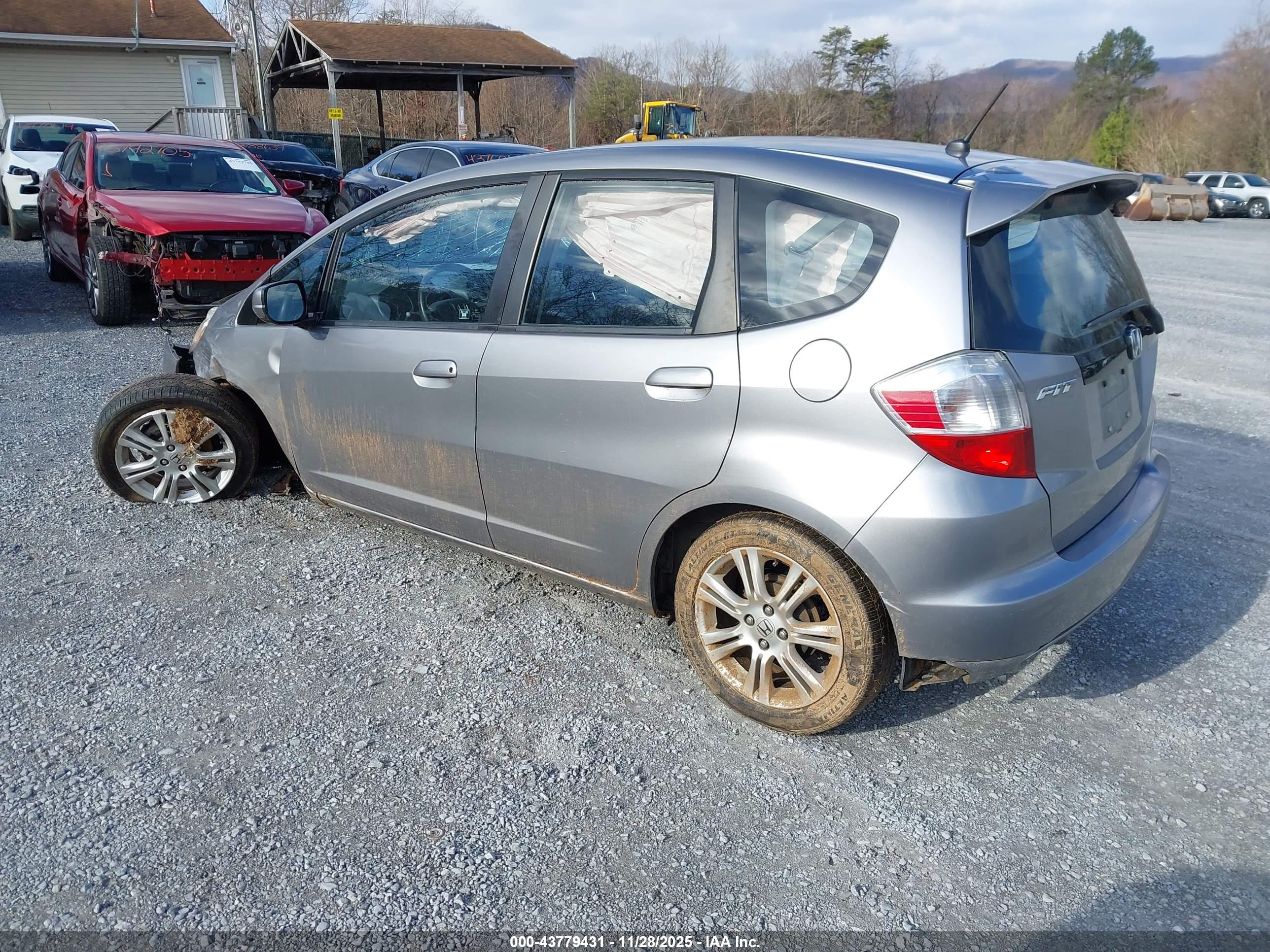 HONDA FIT image 3