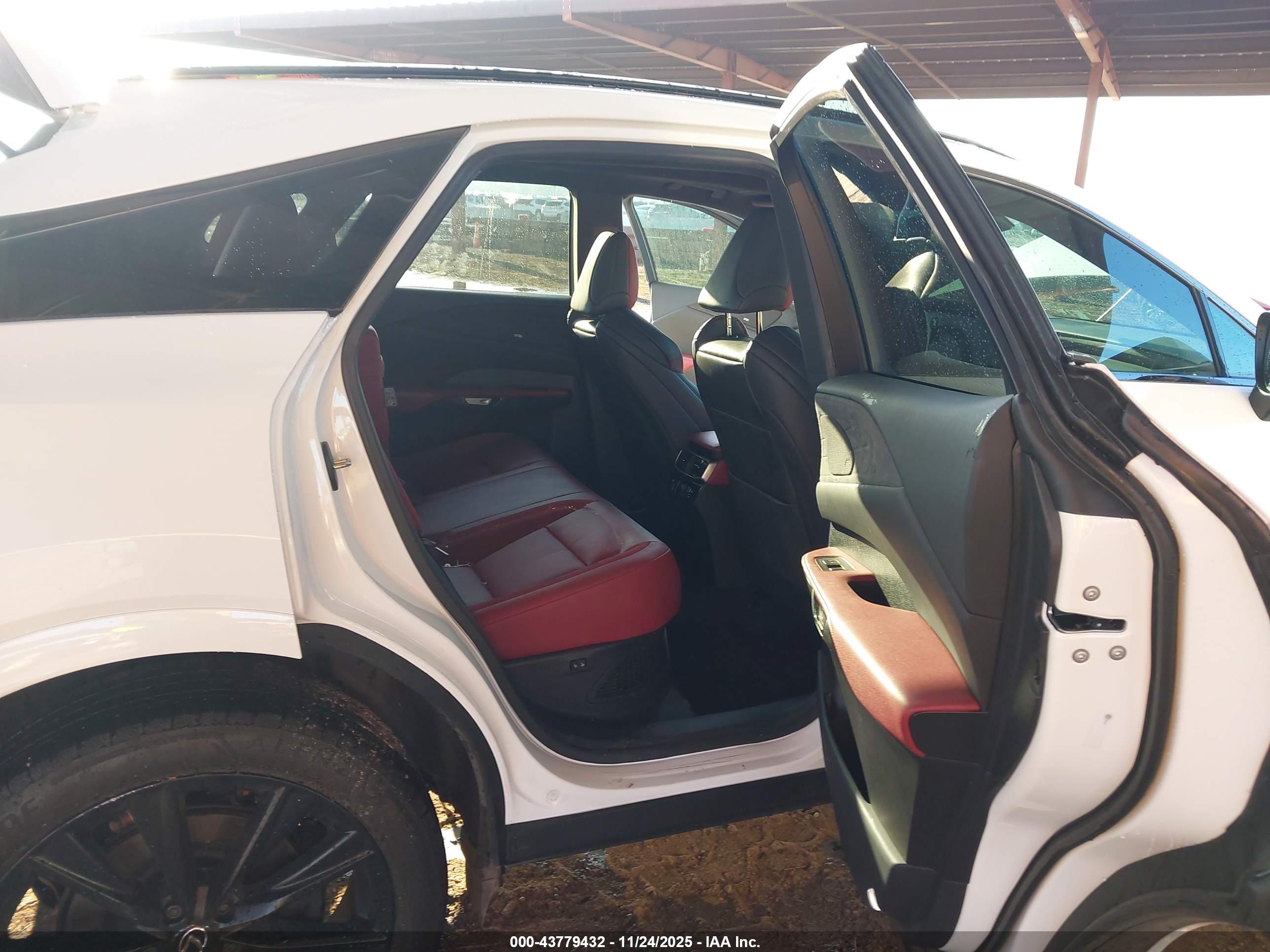 LEXUS RX image 8
