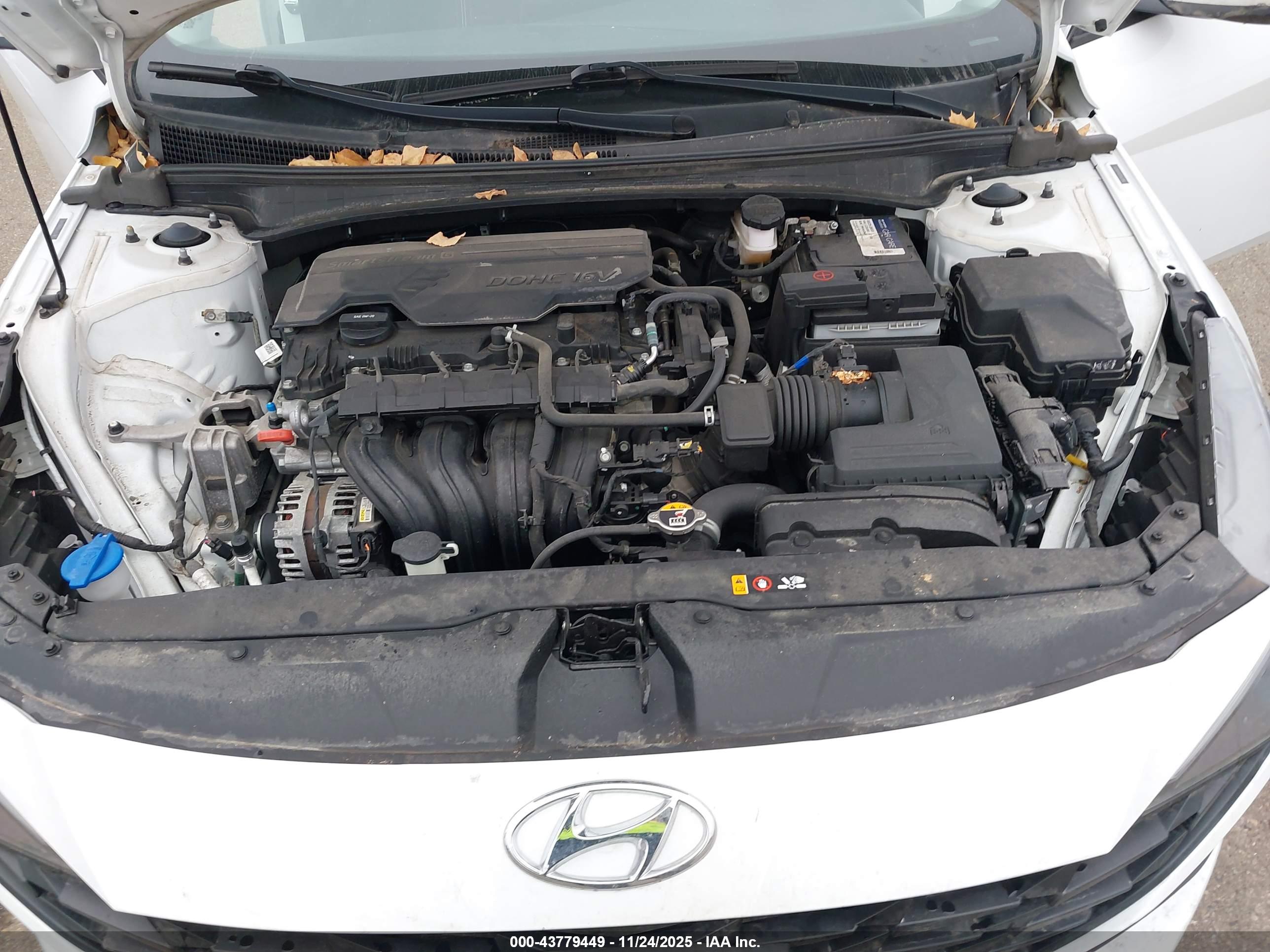 HYUNDAI ELANTRA image 10