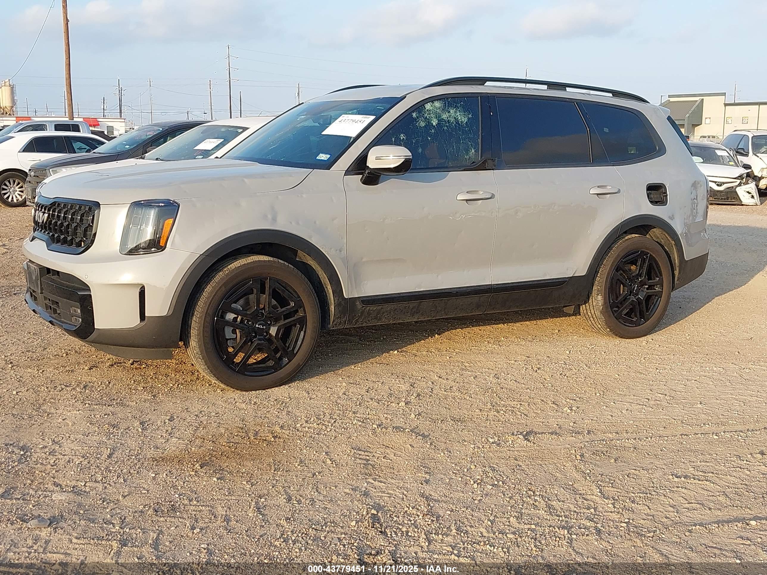 KIA TELLURIDE image 2